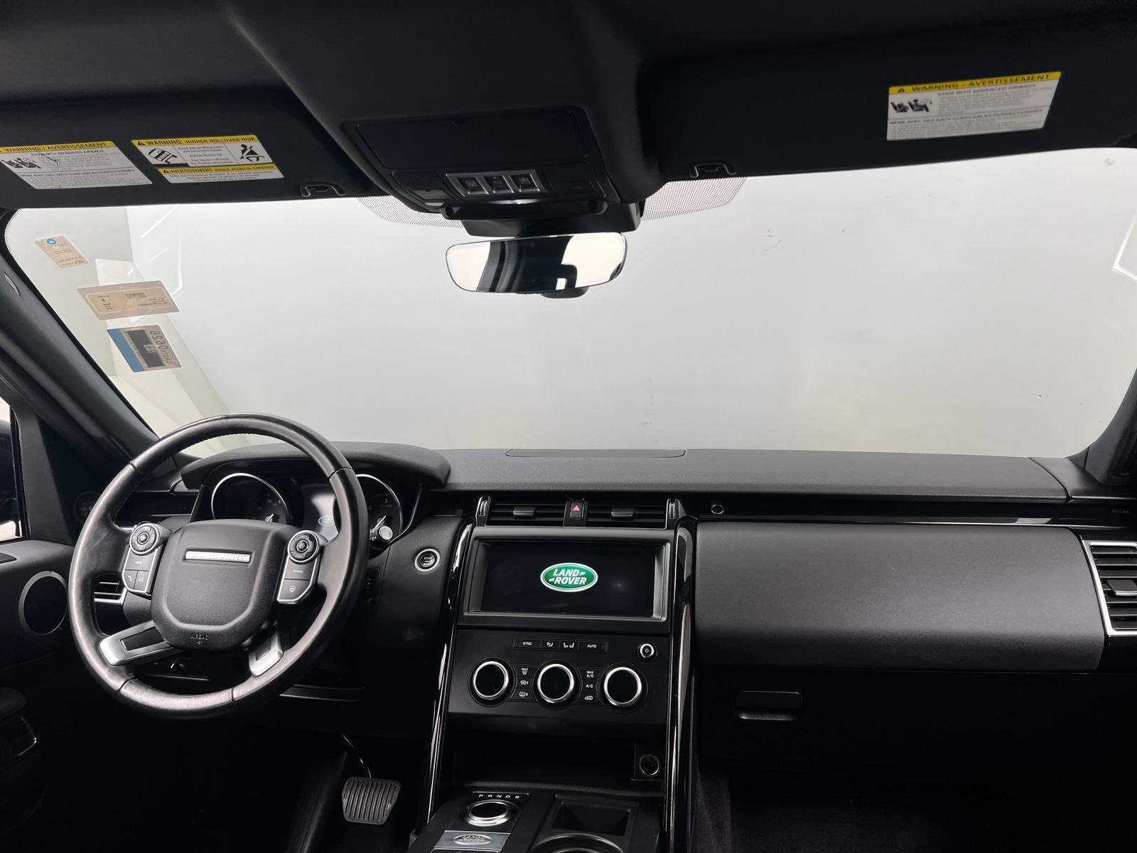 Thumbnail: 2018 Land Rover Discovery - 2