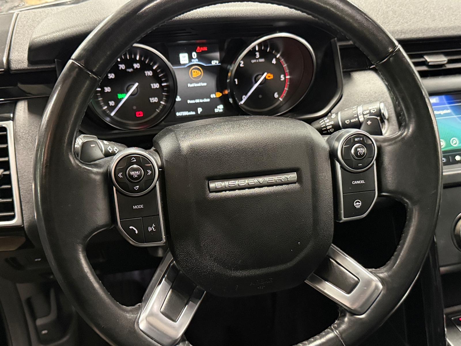 Thumbnail: 2018 Land Rover Discovery - 4