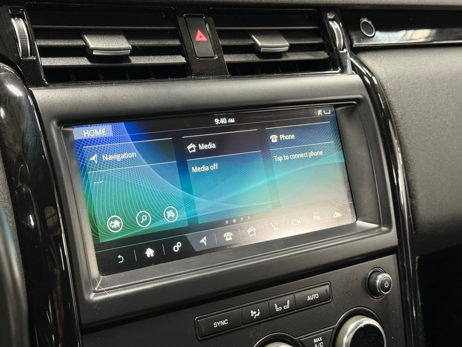 Thumbnail: 2018 Land Rover Discovery - 3