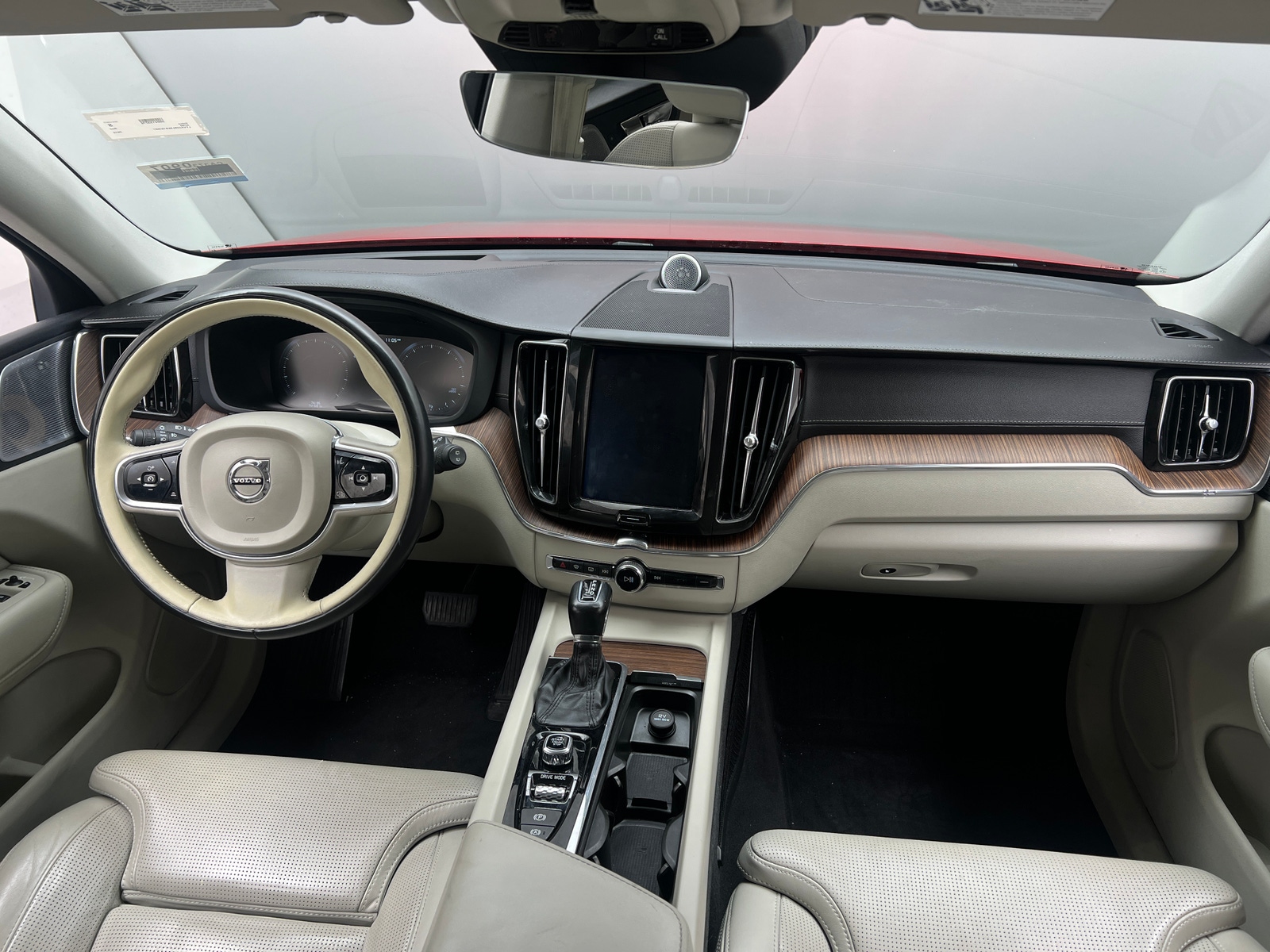 Thumbnail: 2019 Volvo XC60 - 2