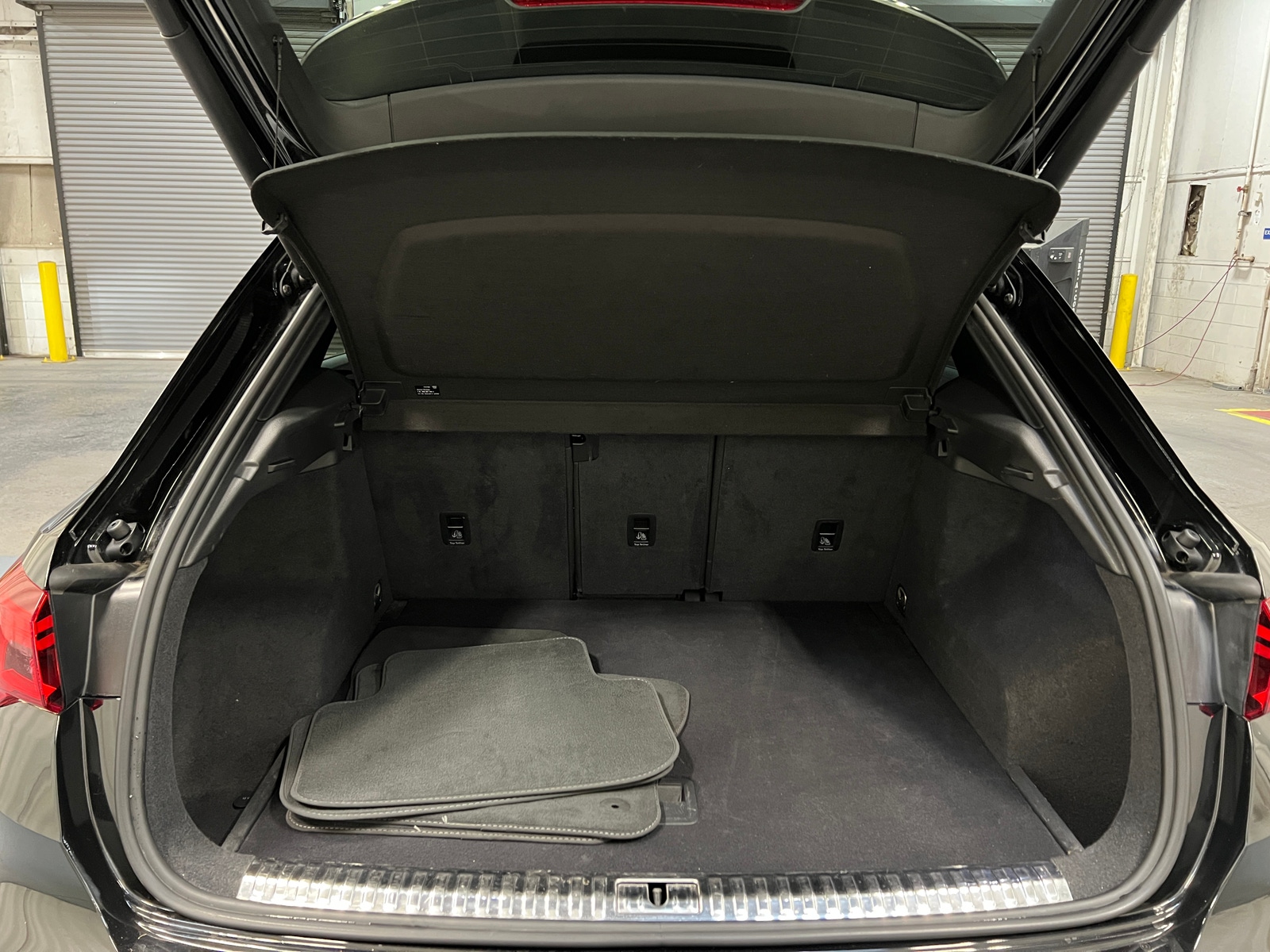 Thumbnail: 2021 Audi Q3 - 6