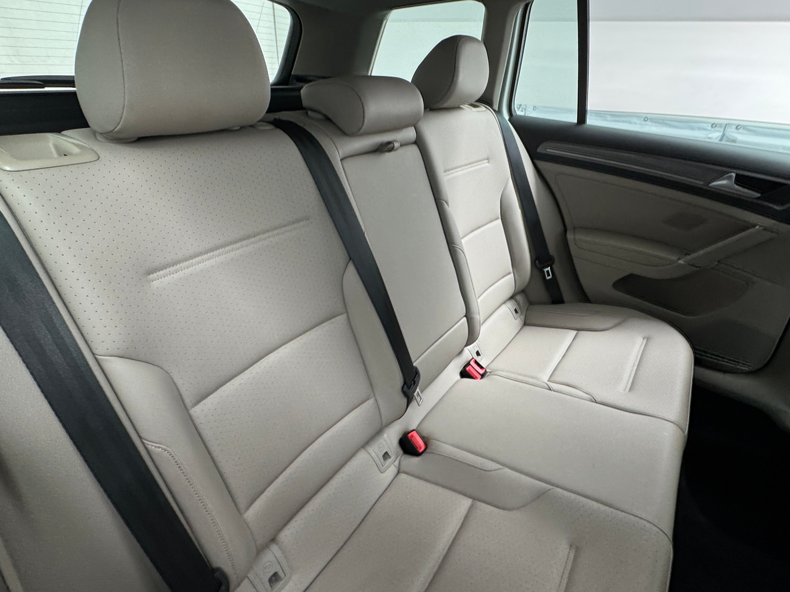 Thumbnail: 2017 Volkswagen Golf - 5