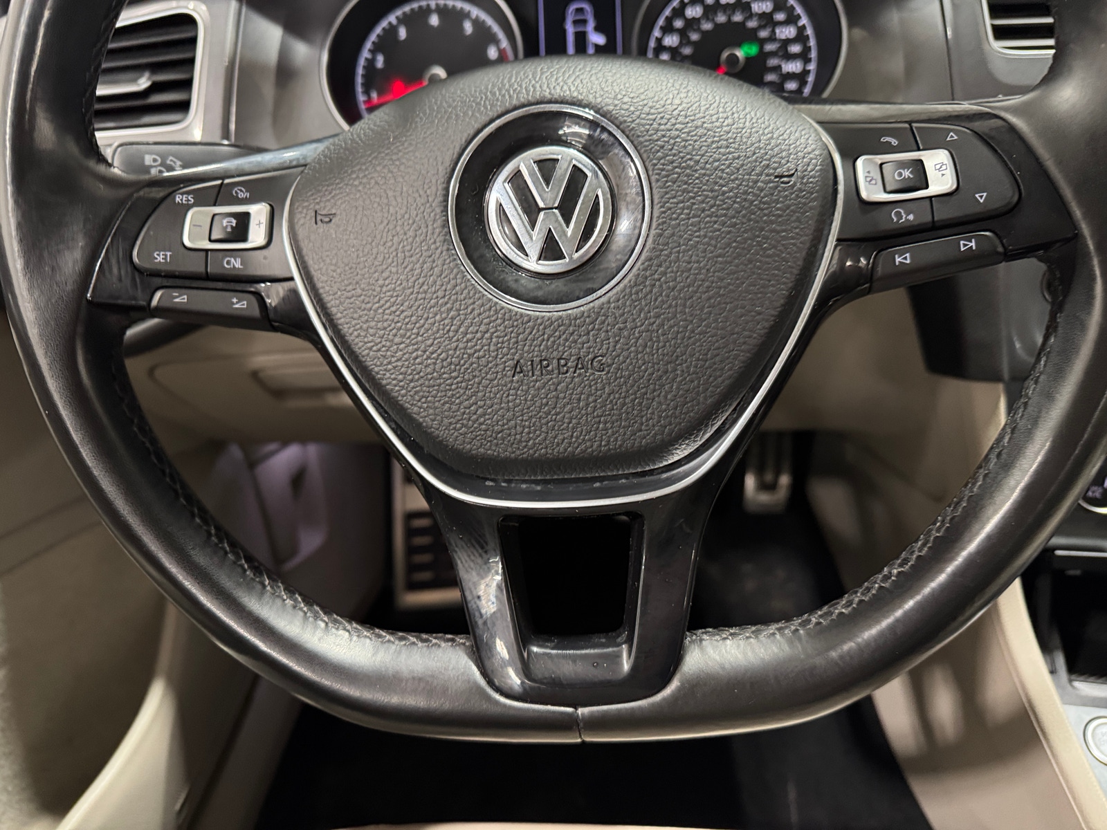 Thumbnail: 2017 Volkswagen Golf - 4