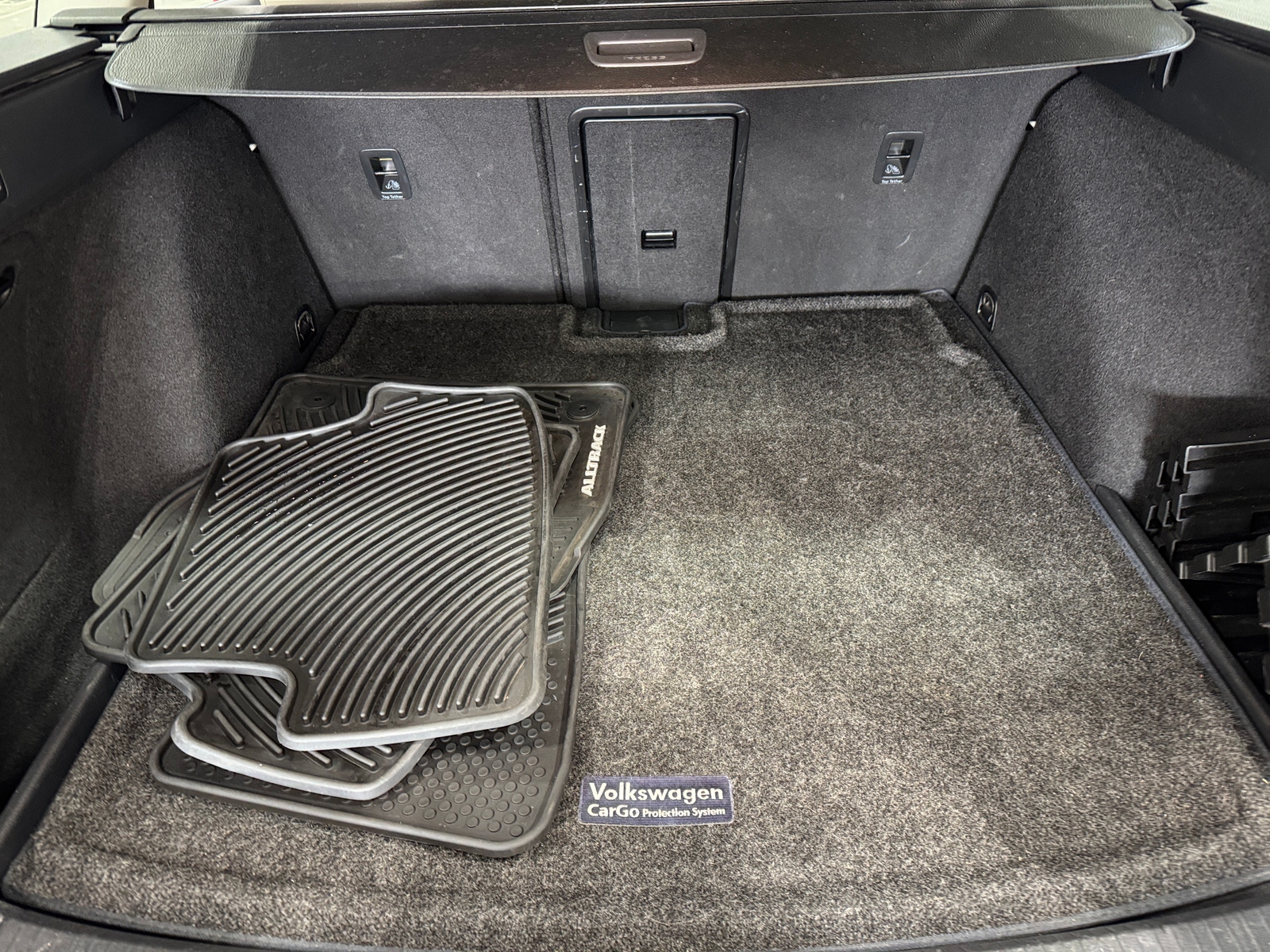 Thumbnail: 2017 Volkswagen Golf - 6