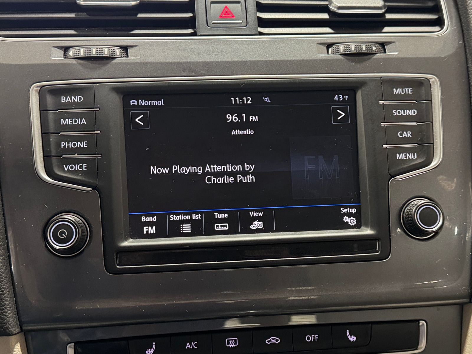 Thumbnail: 2017 Volkswagen Golf - 3