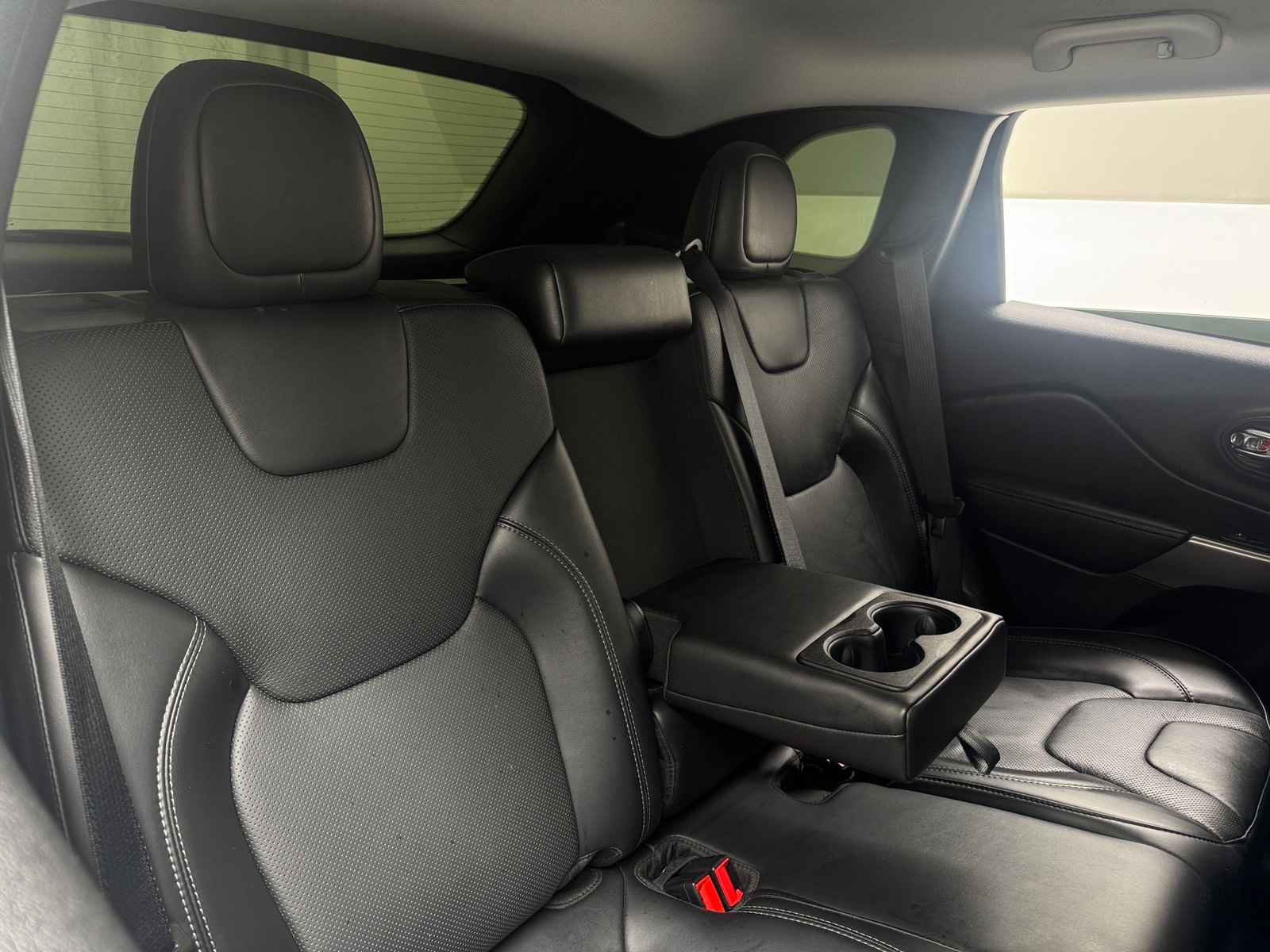 Thumbnail: 2020 Jeep Cherokee - 5