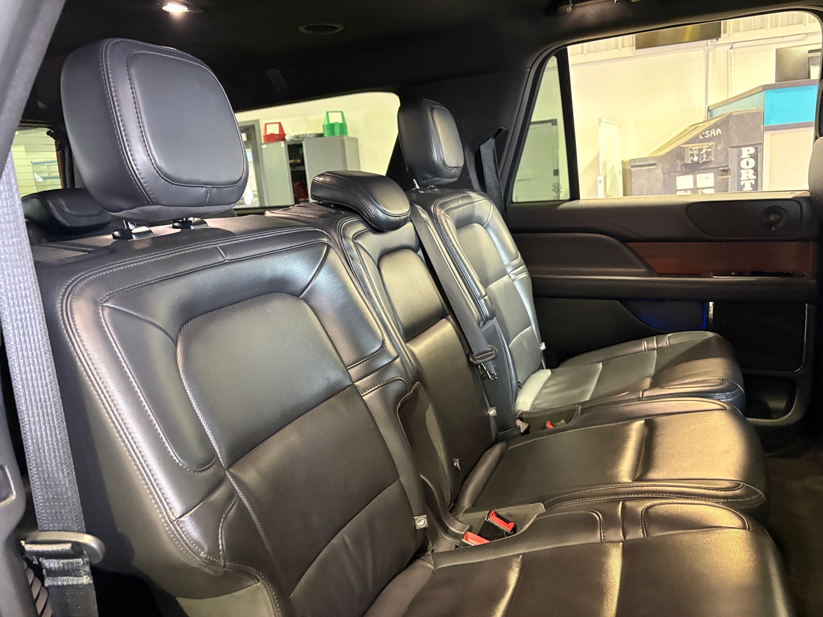 Thumbnail: 2024 Lincoln Navigator L - 5