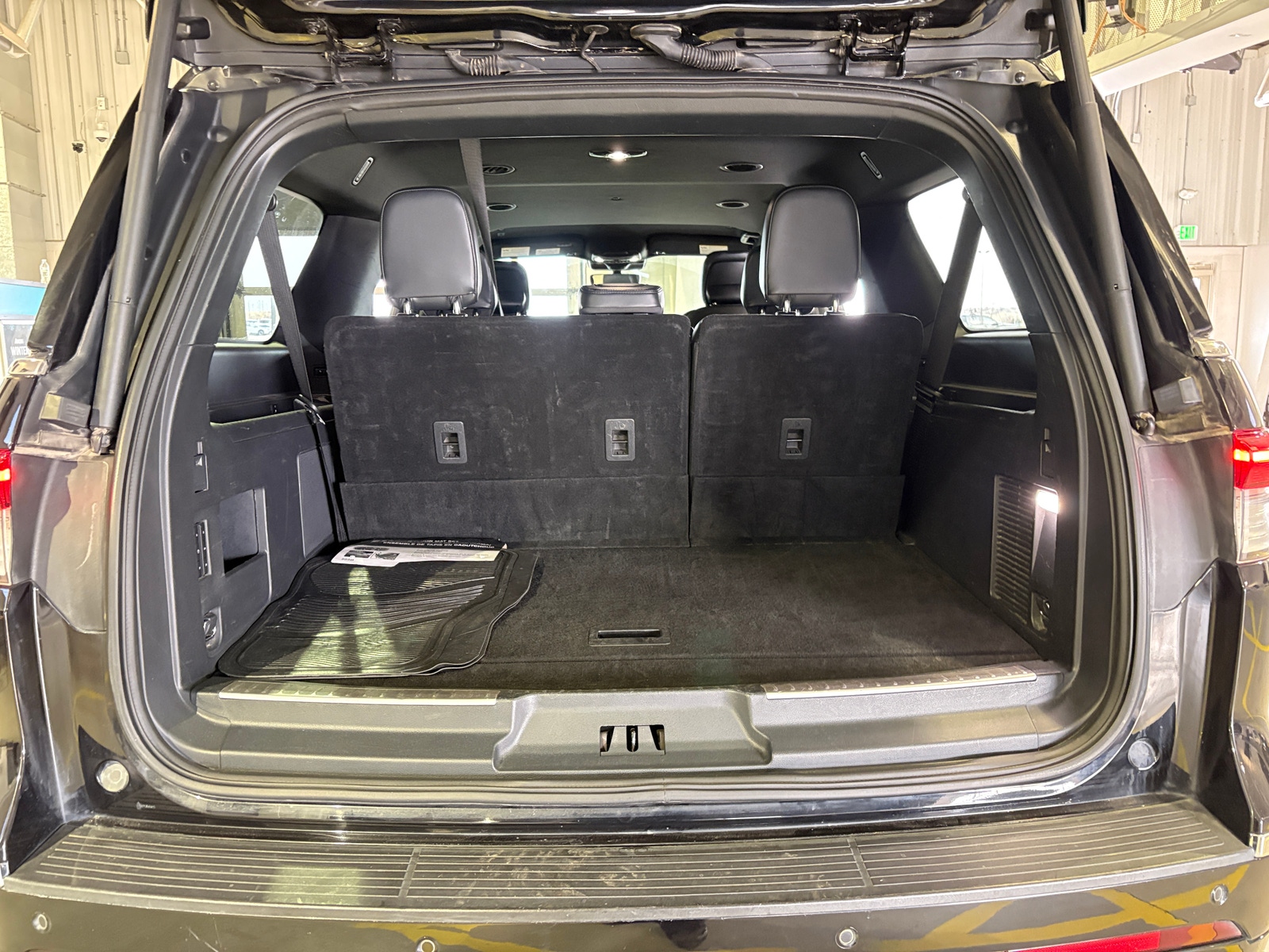 Thumbnail: 2024 Lincoln Navigator L - 6