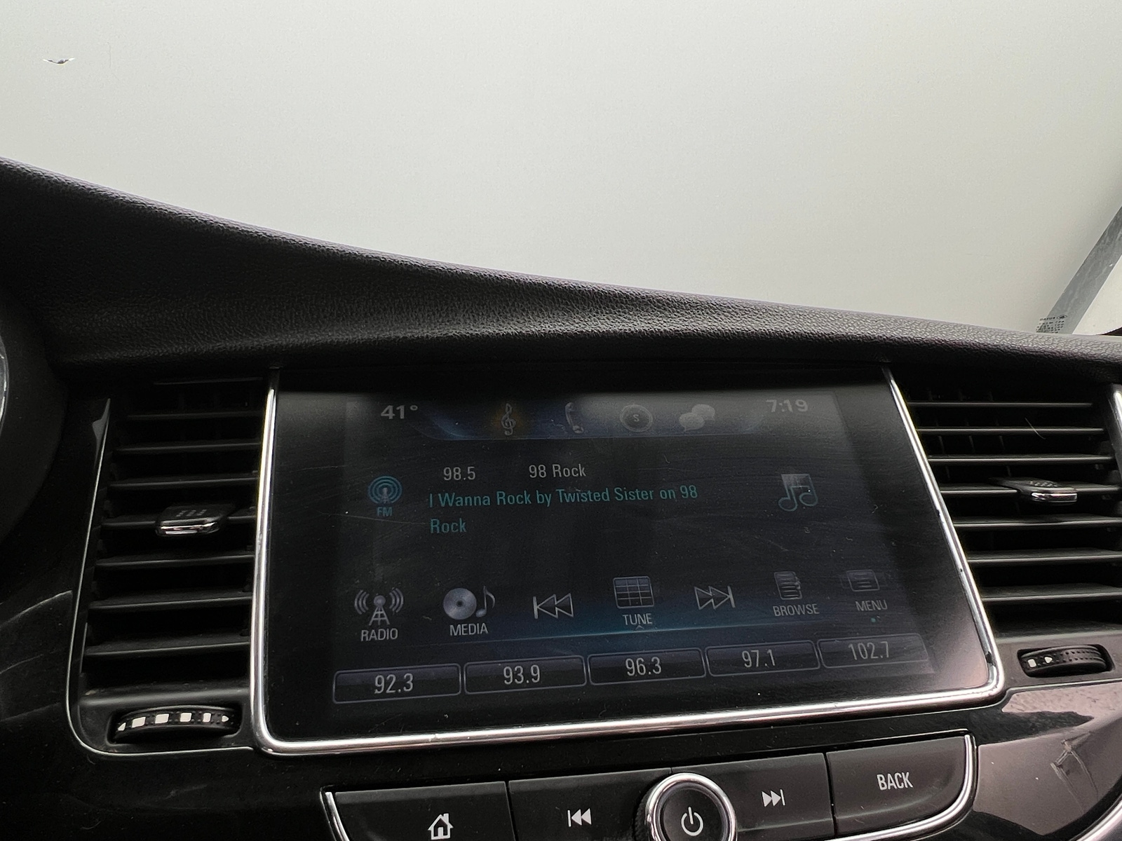 Thumbnail: 2020 Buick Encore - 3