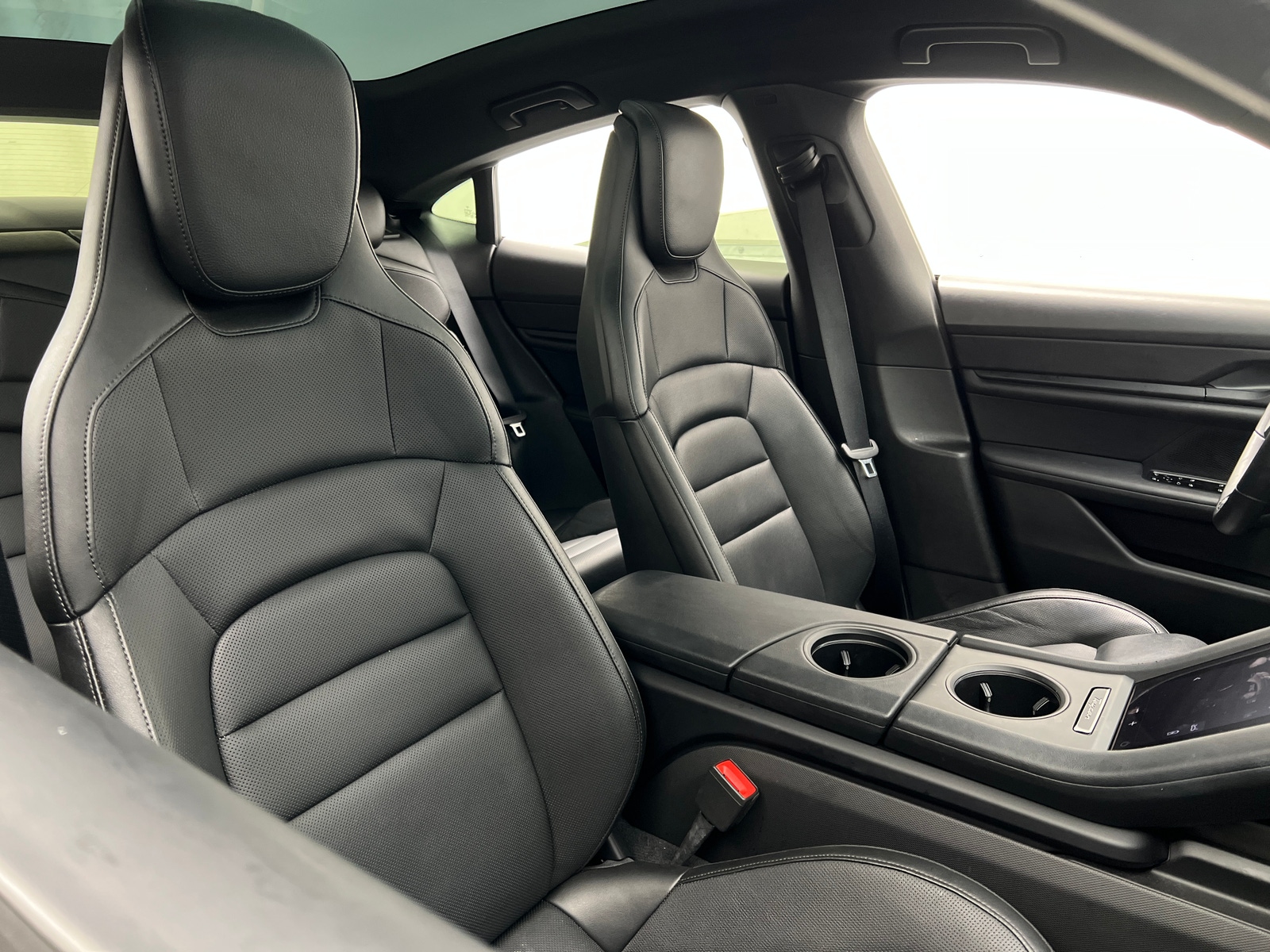 Thumbnail: 2020 Porsche Taycan - 2