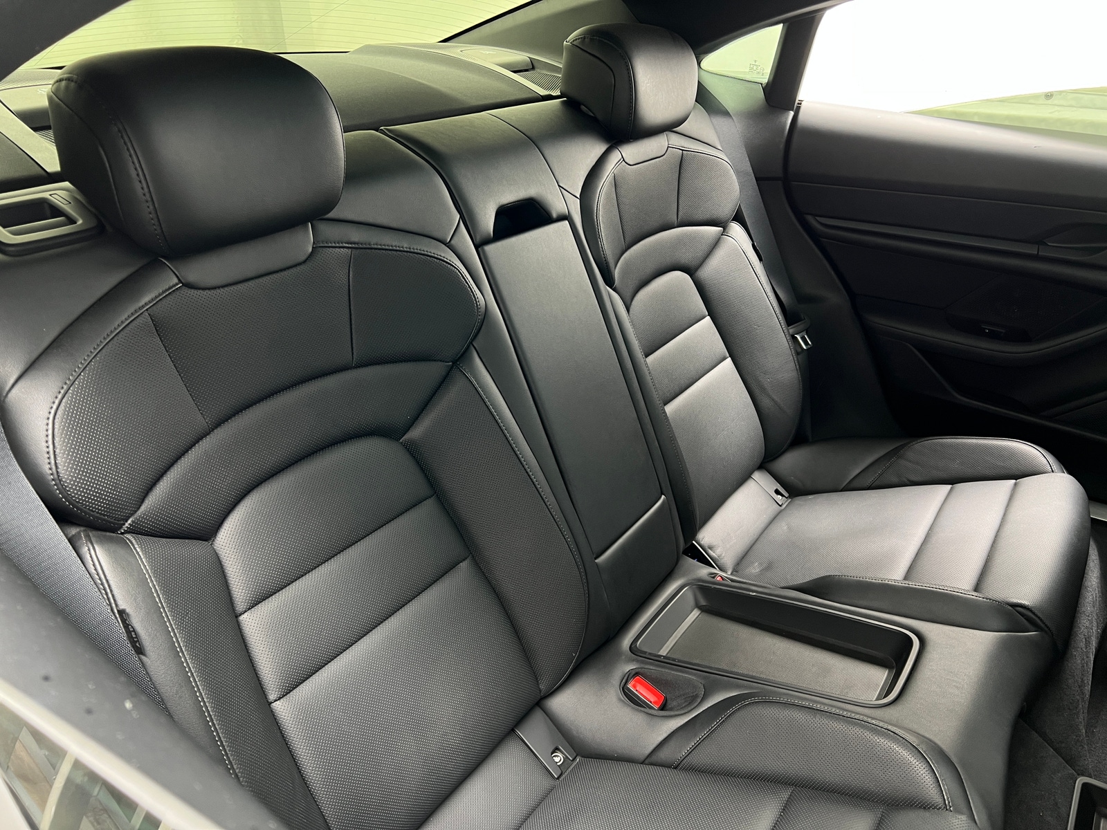 Thumbnail: 2020 Porsche Taycan - 6