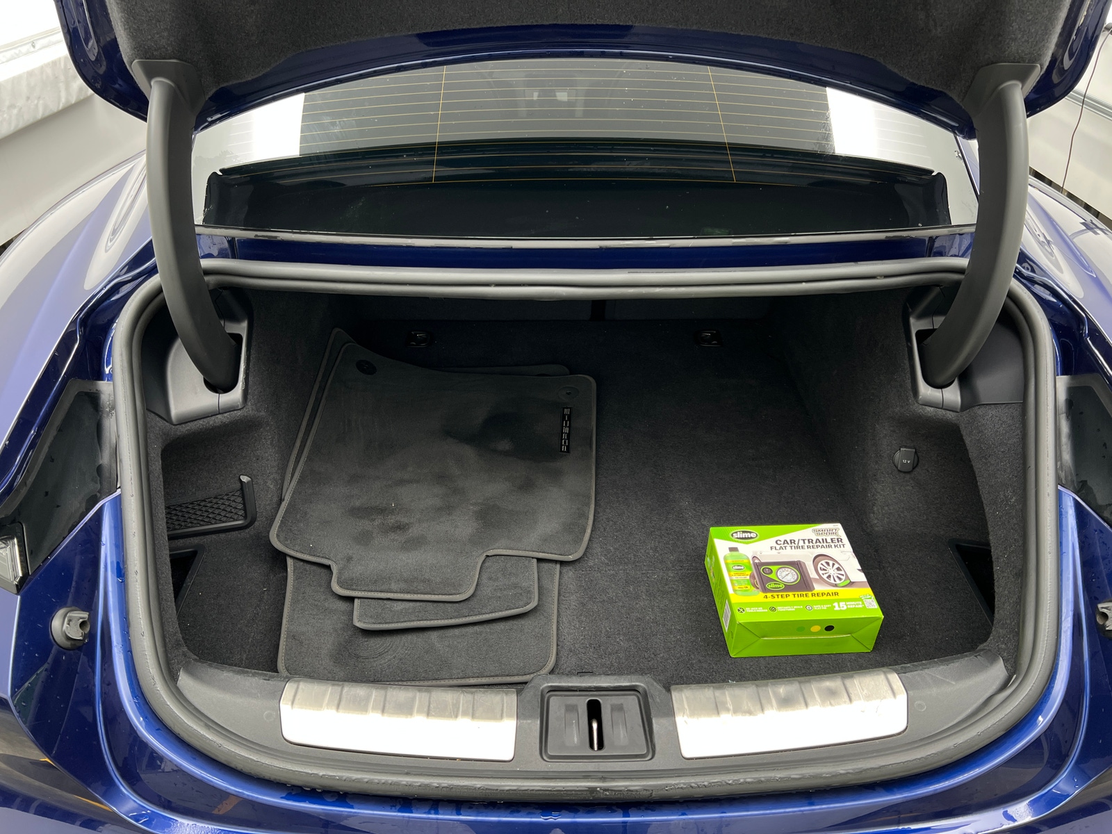 Thumbnail: 2020 Porsche Taycan - 7