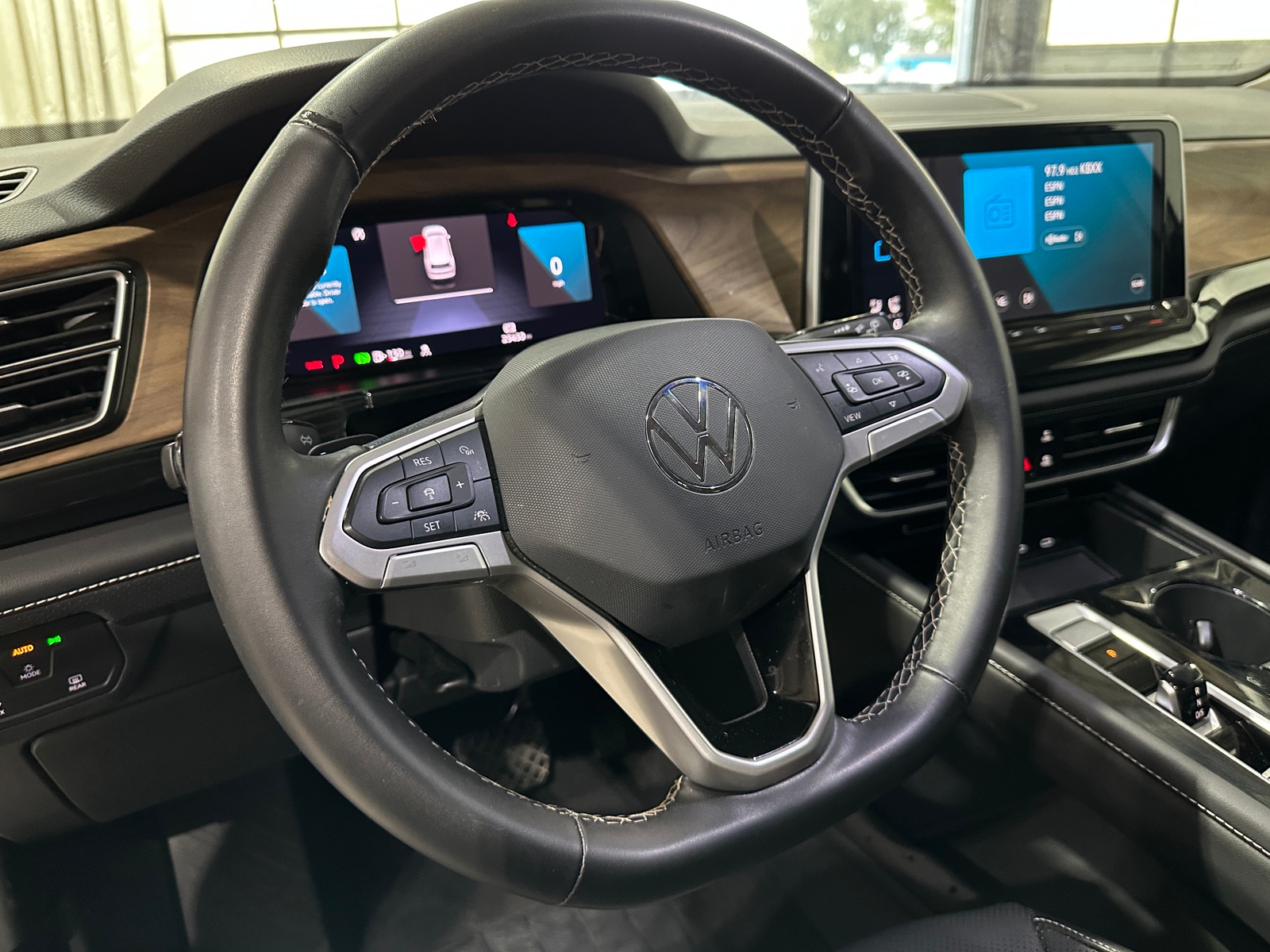 Thumbnail: 2025 Volkswagen Atlas - 4