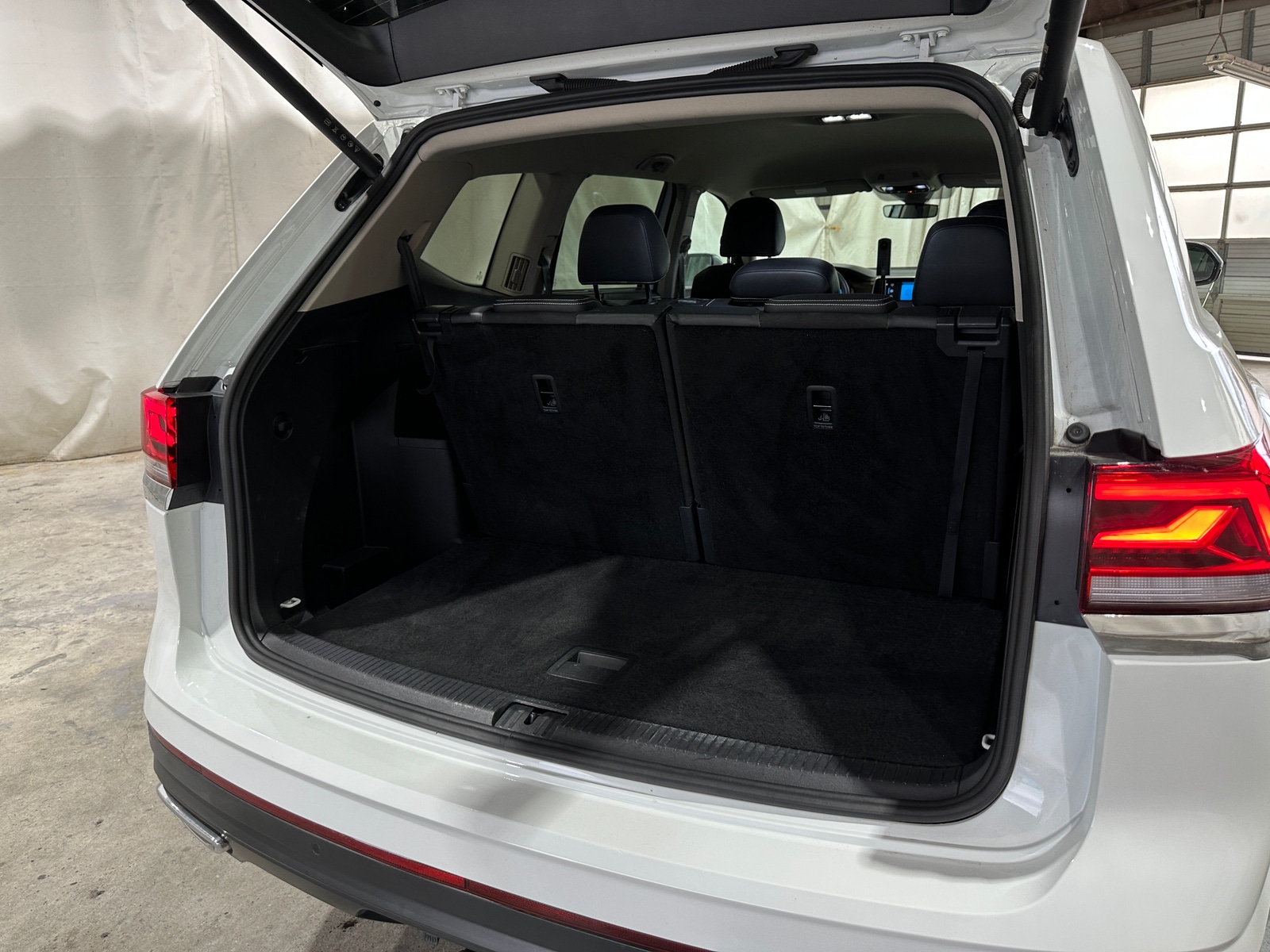 Thumbnail: 2025 Volkswagen Atlas - 6