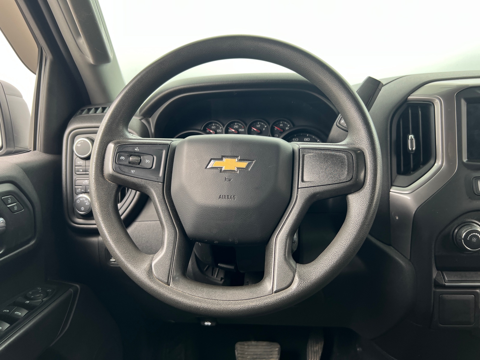 Thumbnail: 2019 Chevrolet Silverado 1500 - 5