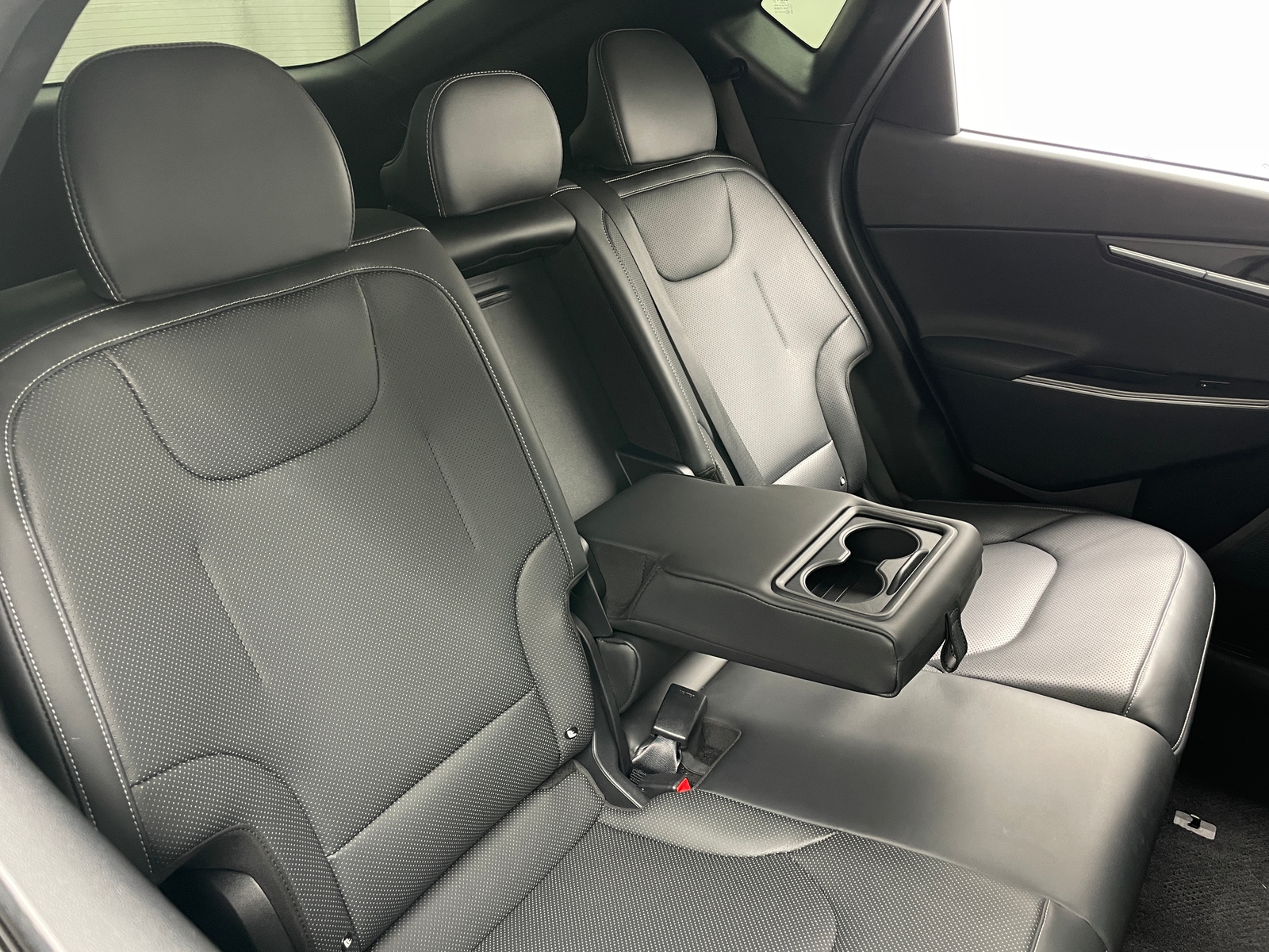 Thumbnail: 2022 Kia EV6 - 5