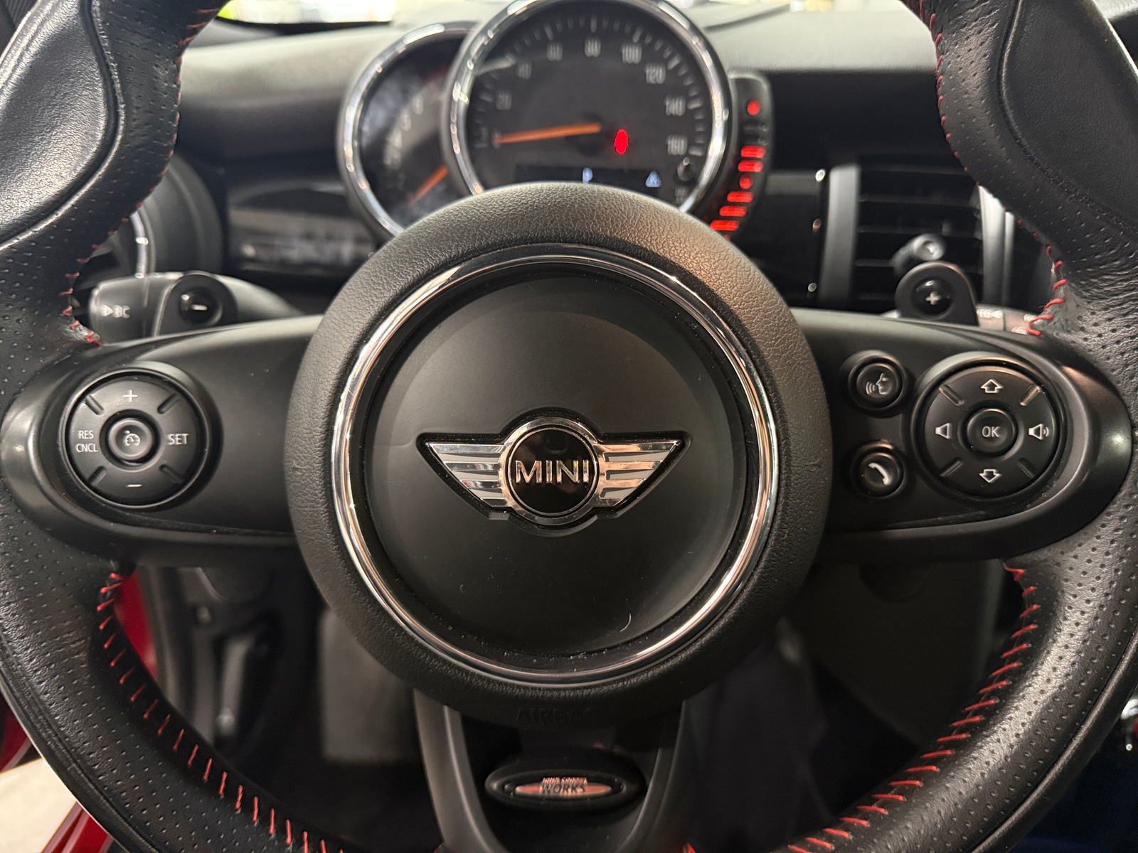 Thumbnail: 2016 MINI Cooper Hardtop - 4