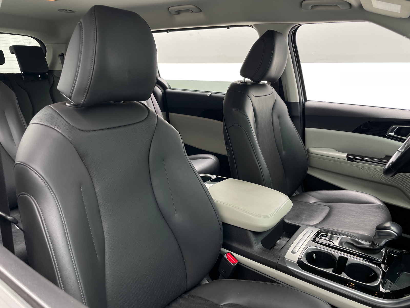 Thumbnail: 2023 Kia Carnival - 2