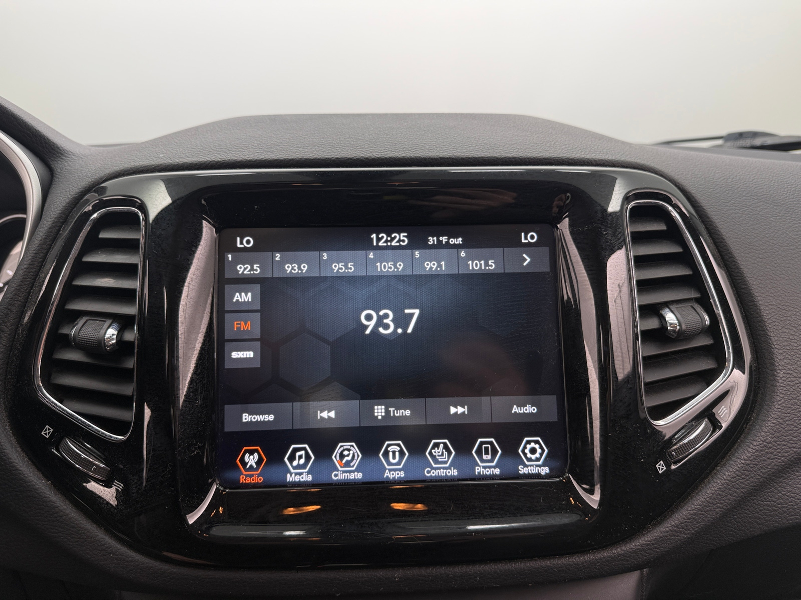 Thumbnail: 2019 Jeep Compass - 3