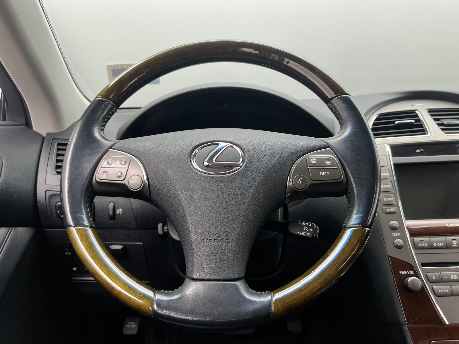 Thumbnail: 2010 Lexus ES - 4