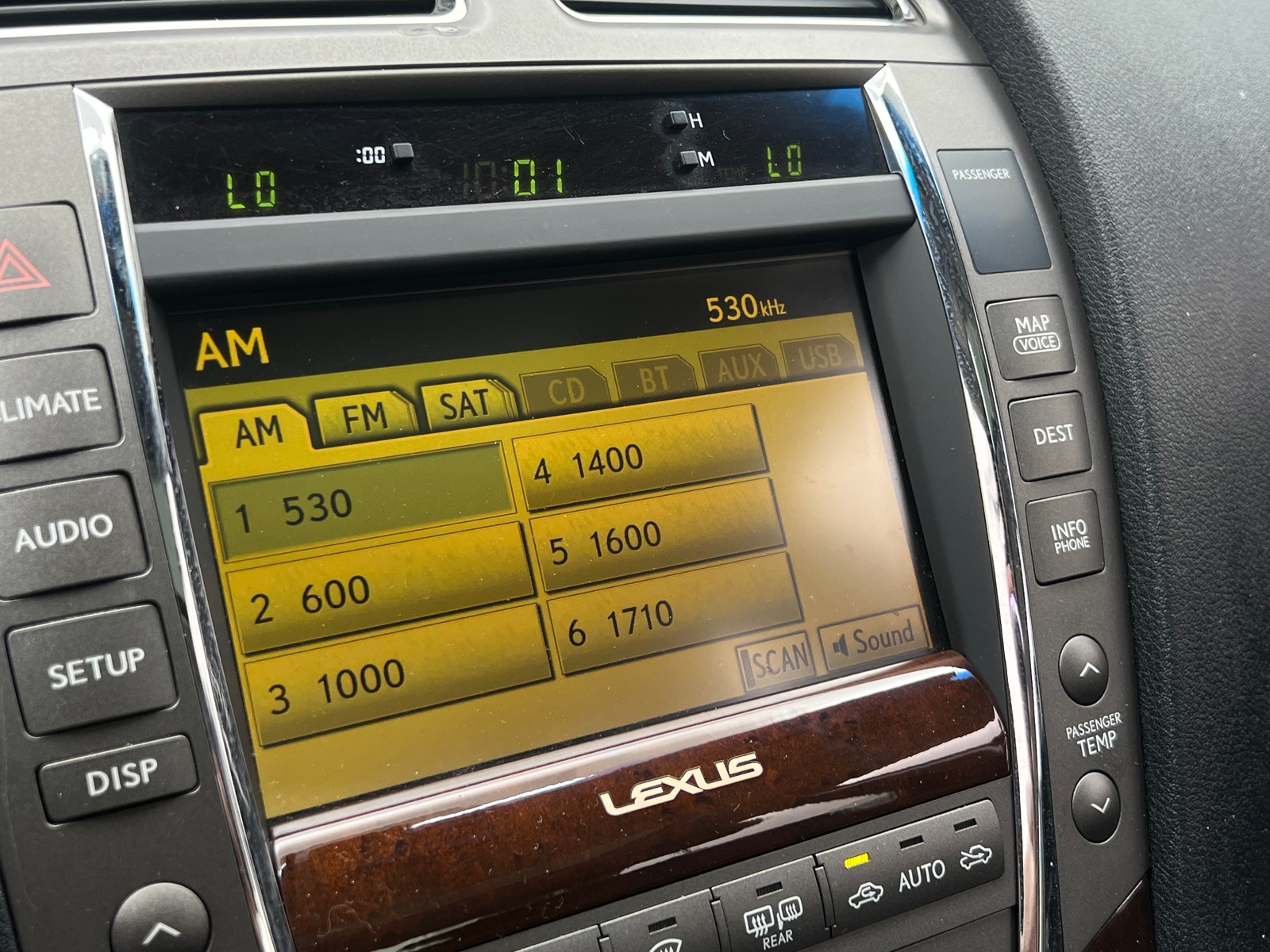 Thumbnail: 2010 Lexus ES - 3