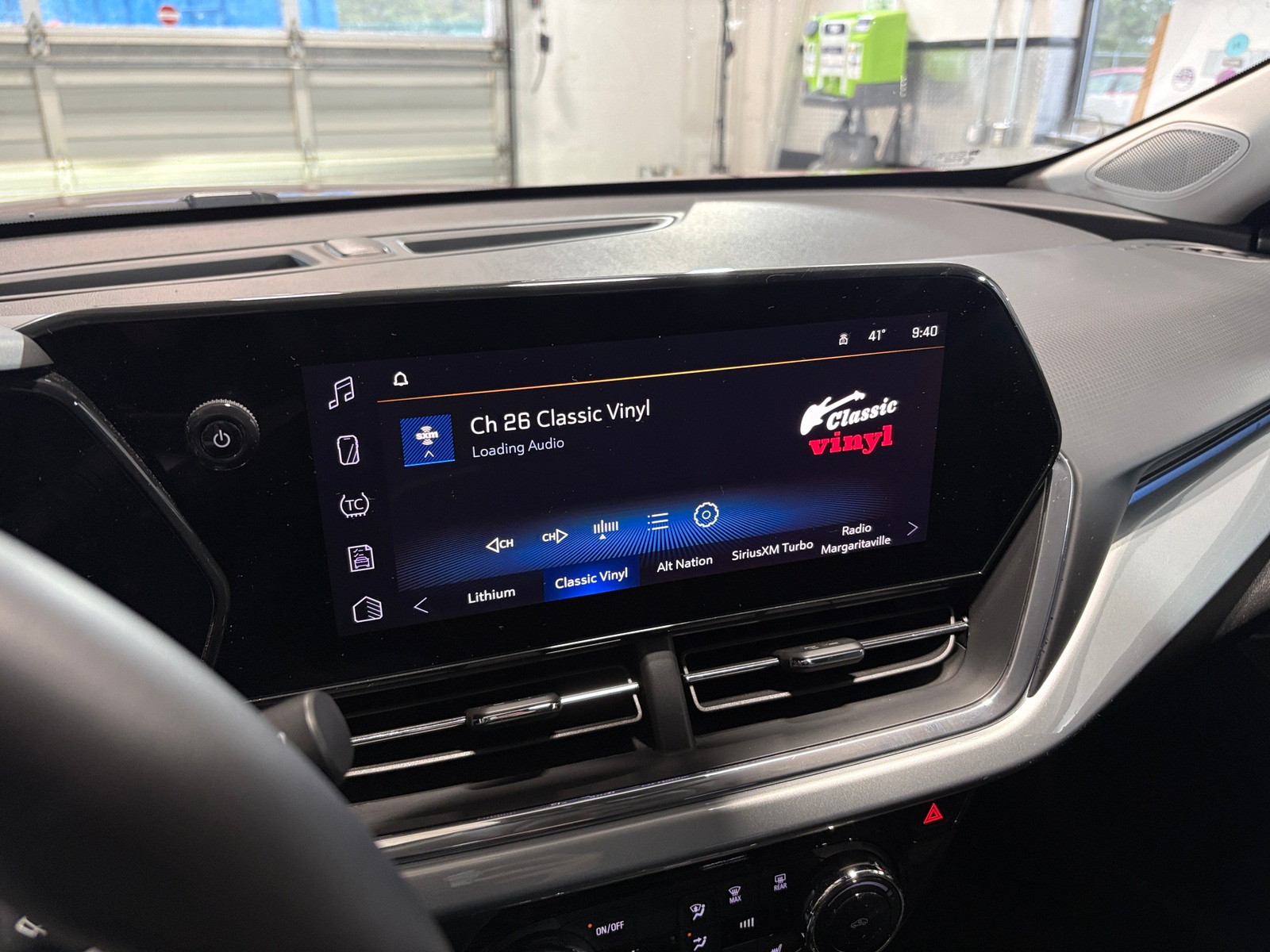 Thumbnail: 2025 Chevrolet Trax - 4