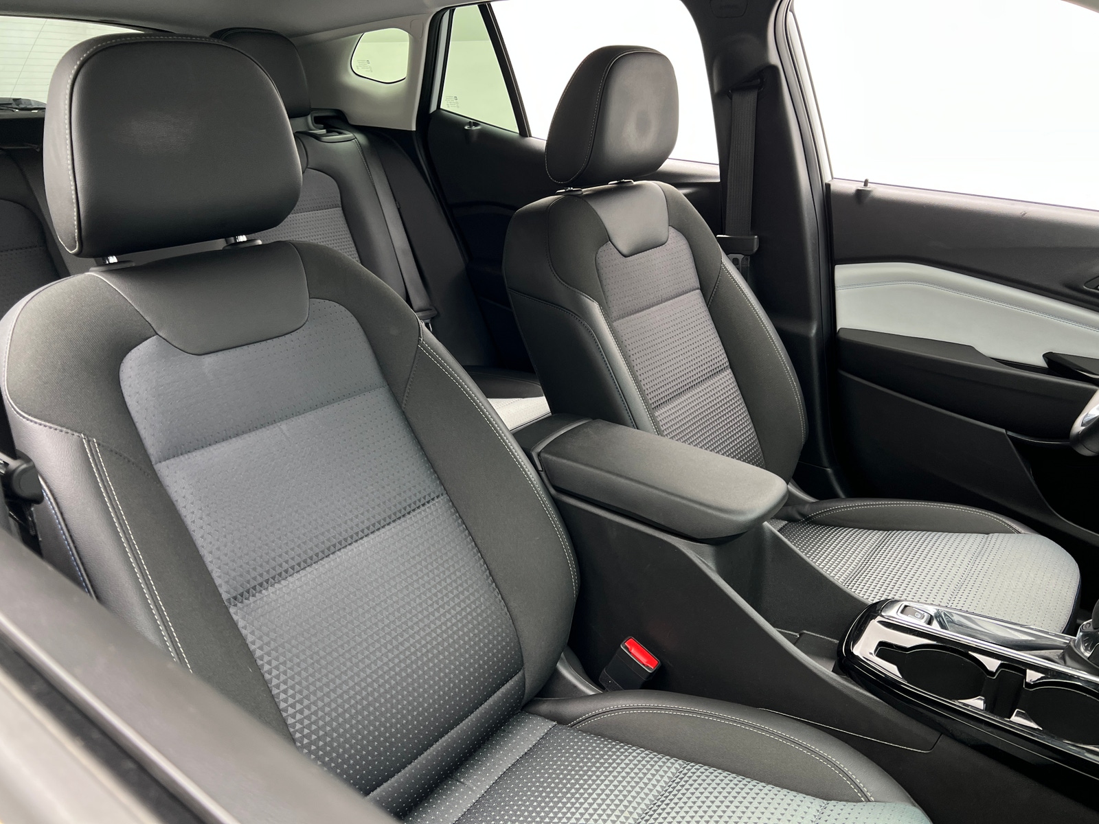 Thumbnail: 2025 Chevrolet Trax - 2