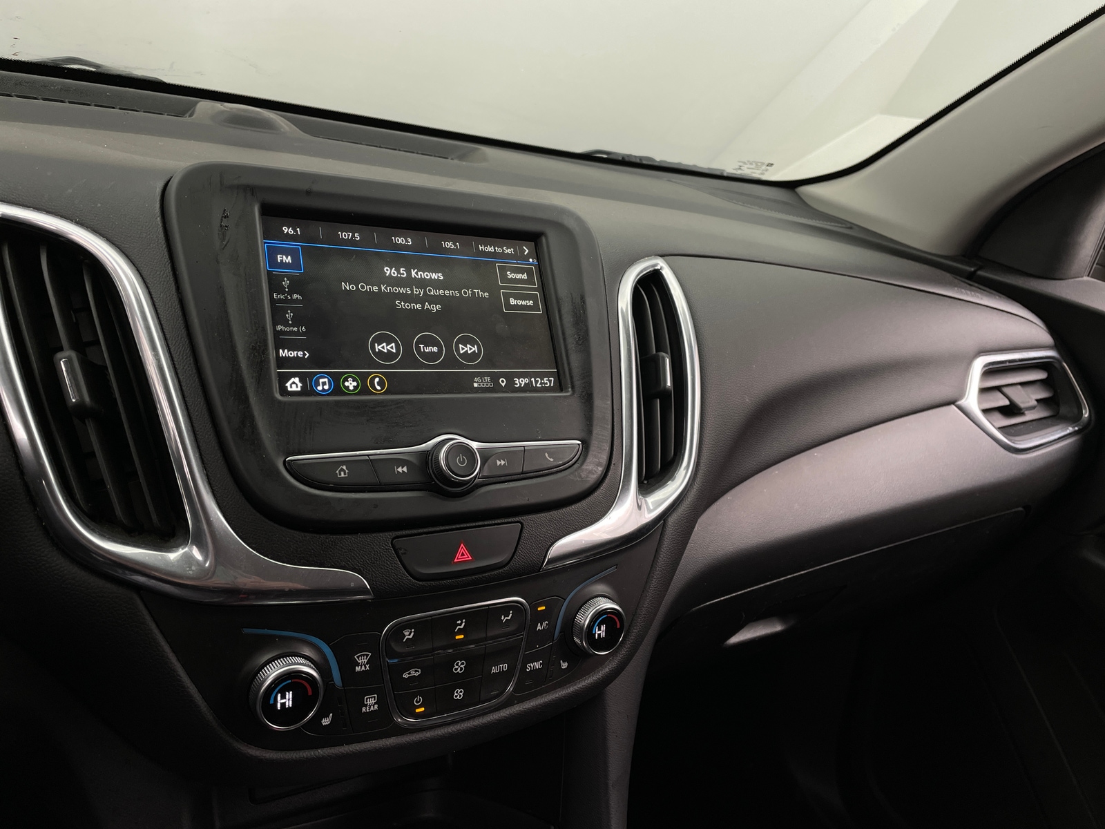 Thumbnail: 2019 Chevrolet Equinox - 4