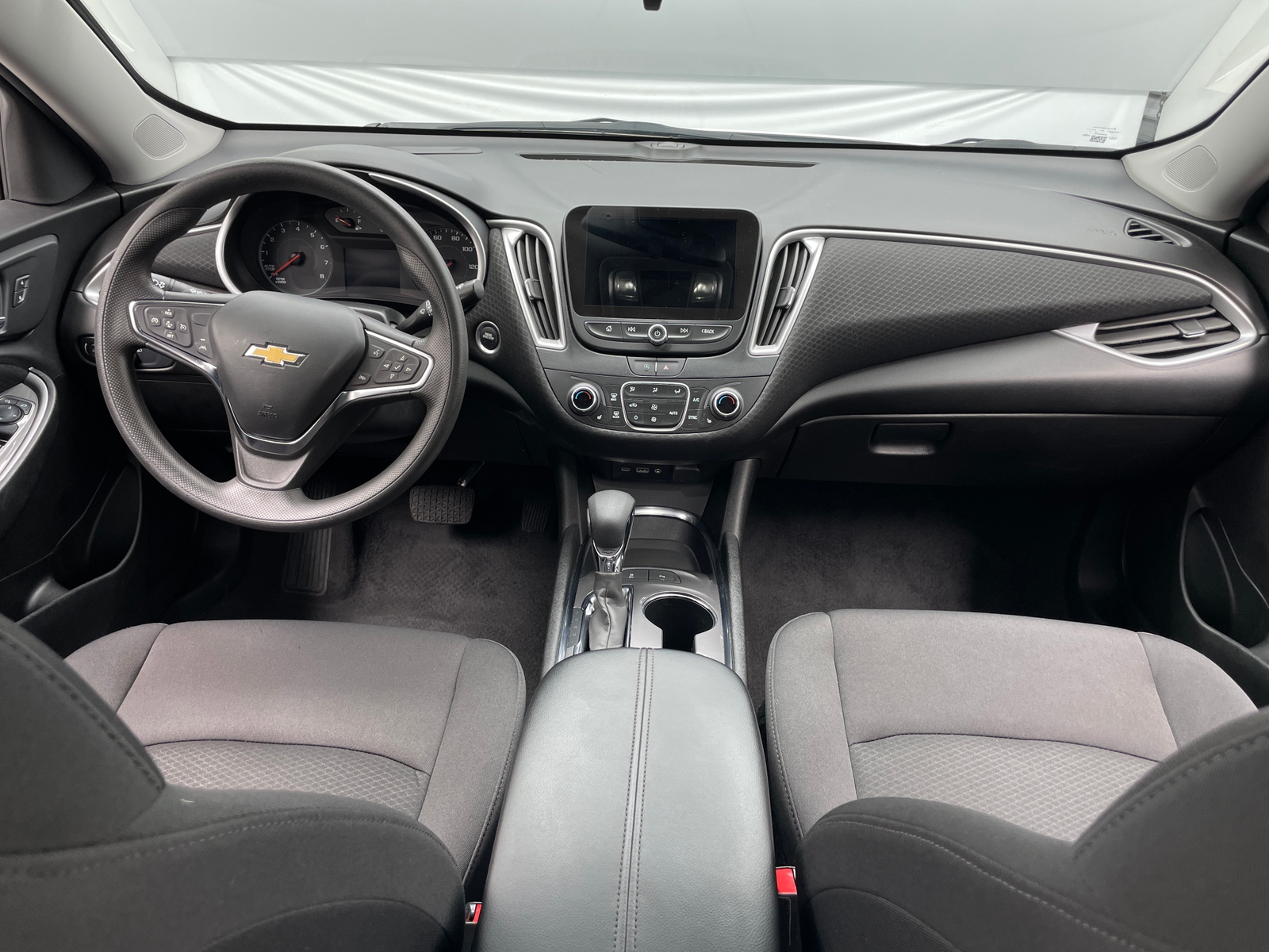 Thumbnail: 2024 Chevrolet Malibu - 3