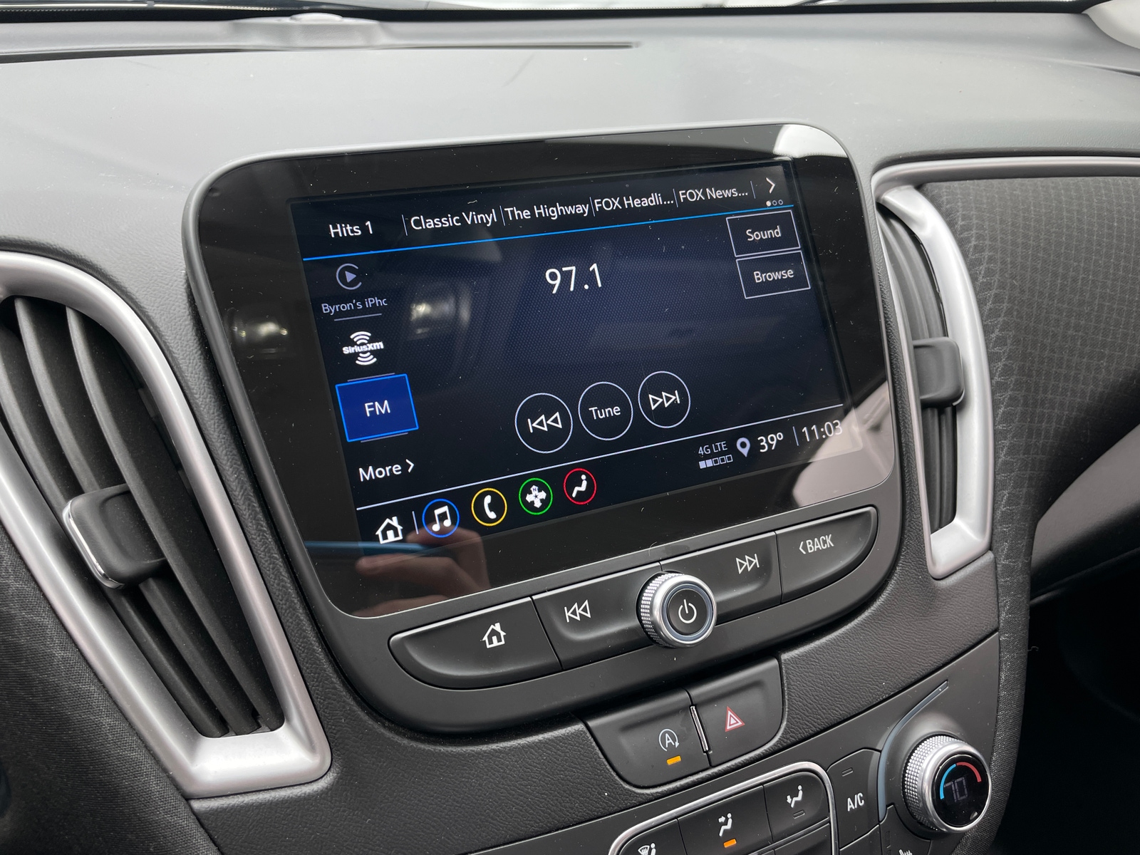 Thumbnail: 2024 Chevrolet Malibu - 4