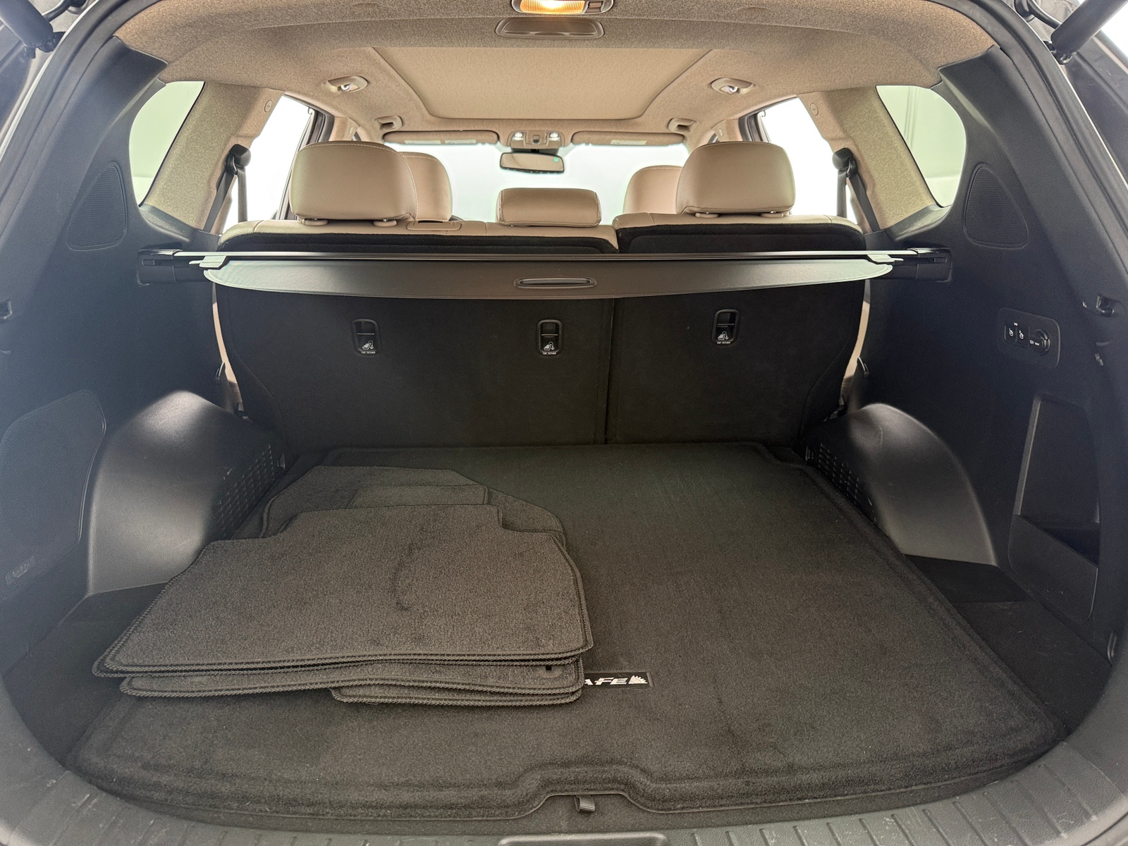 Thumbnail: 2019 Hyundai Santa Fe - 6