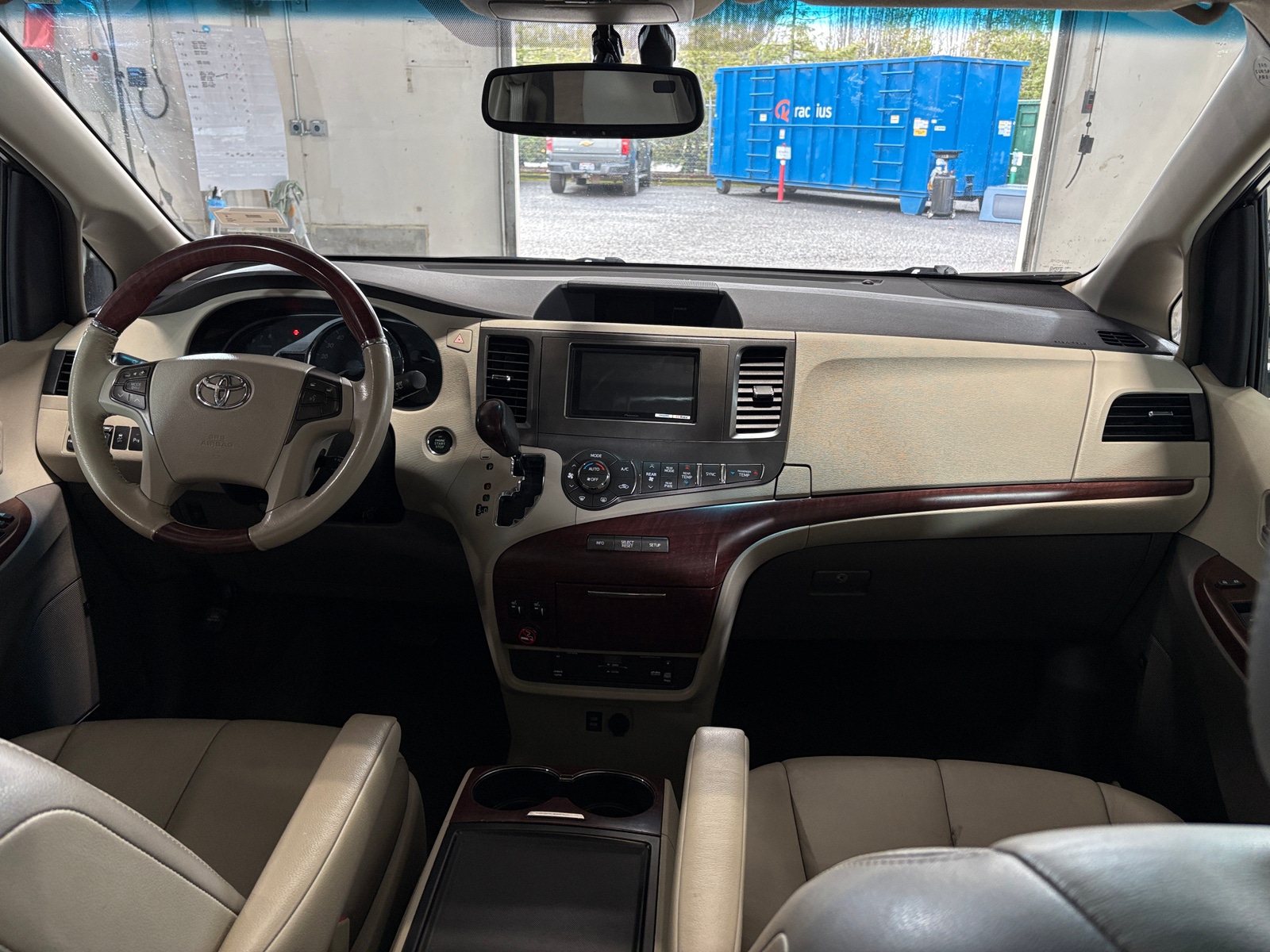 Thumbnail: 2013 Toyota Sienna - 2