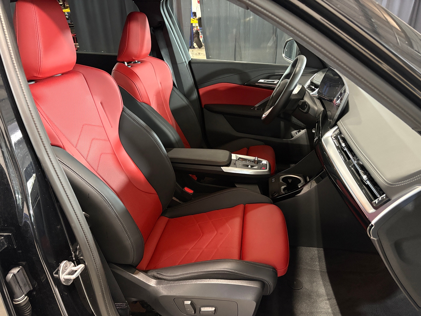 Thumbnail: 2025 BMW X1 - 2