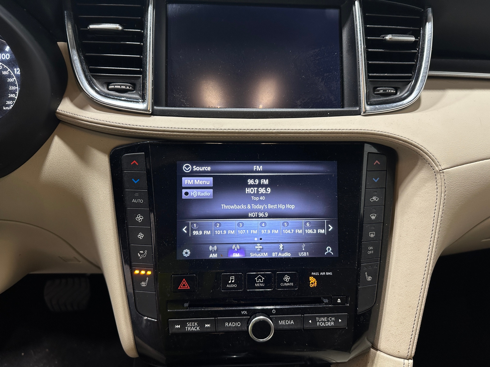 Thumbnail: 2022 INFINITI QX50 - 3