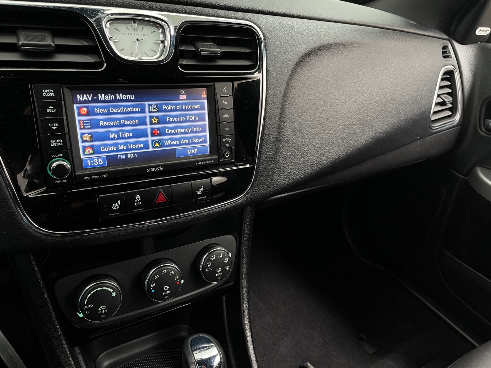 Thumbnail: 2012 Chrysler 200 - 3