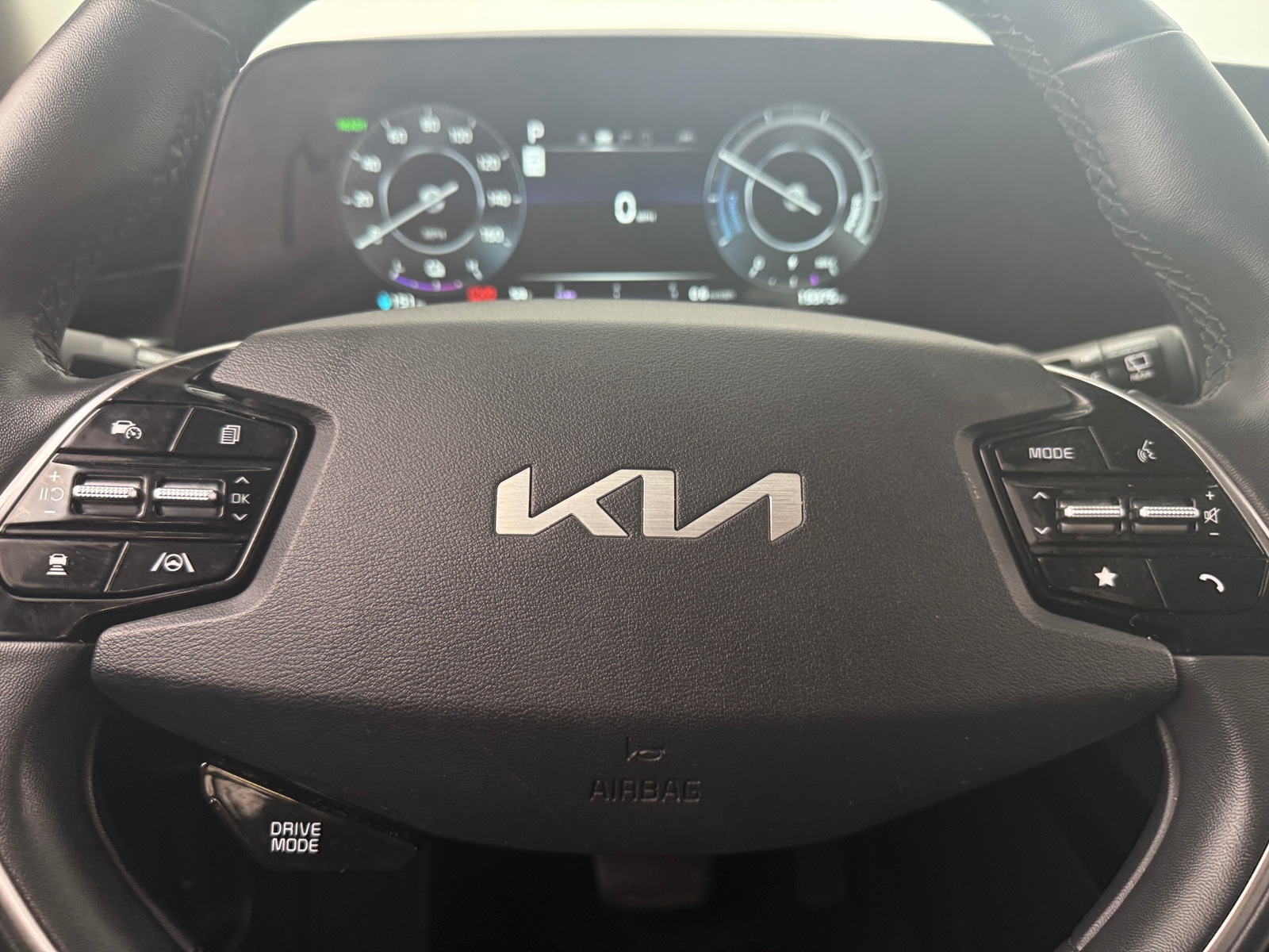 Thumbnail: 2023 Kia Niro - 5