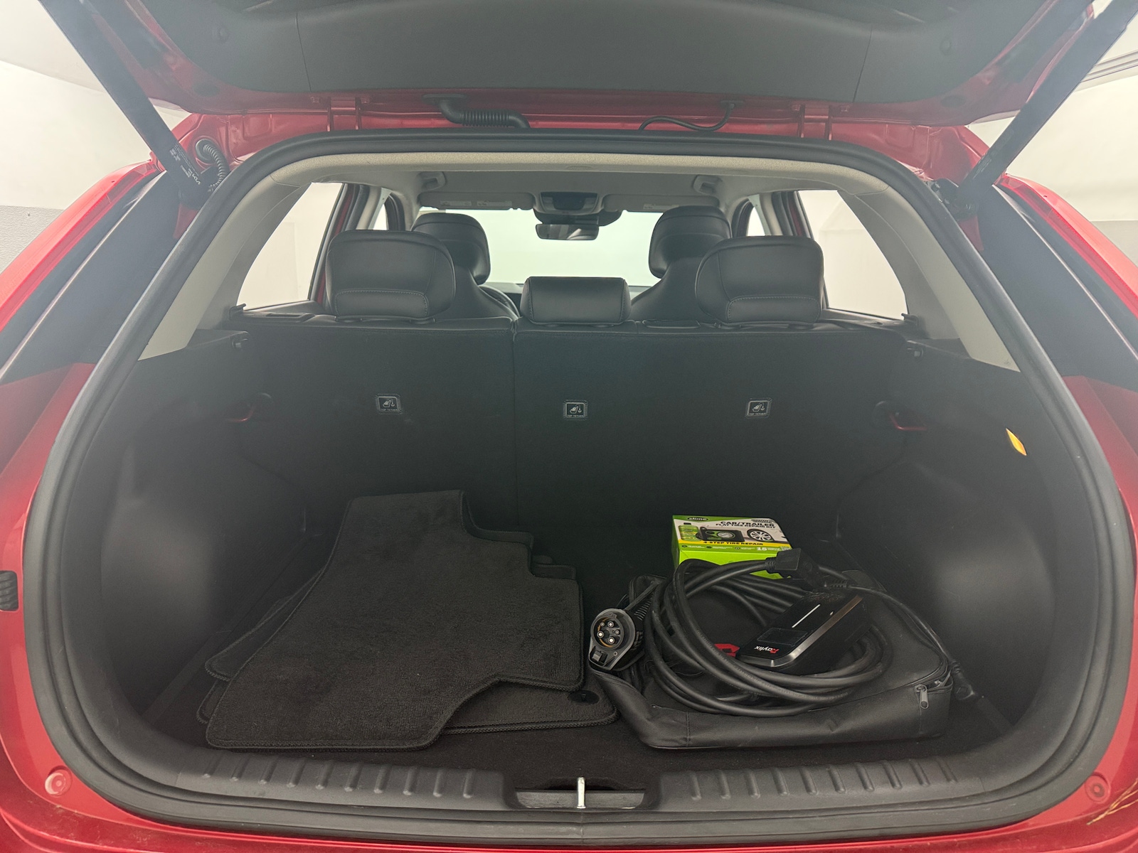 Thumbnail: 2023 Kia Niro - 7