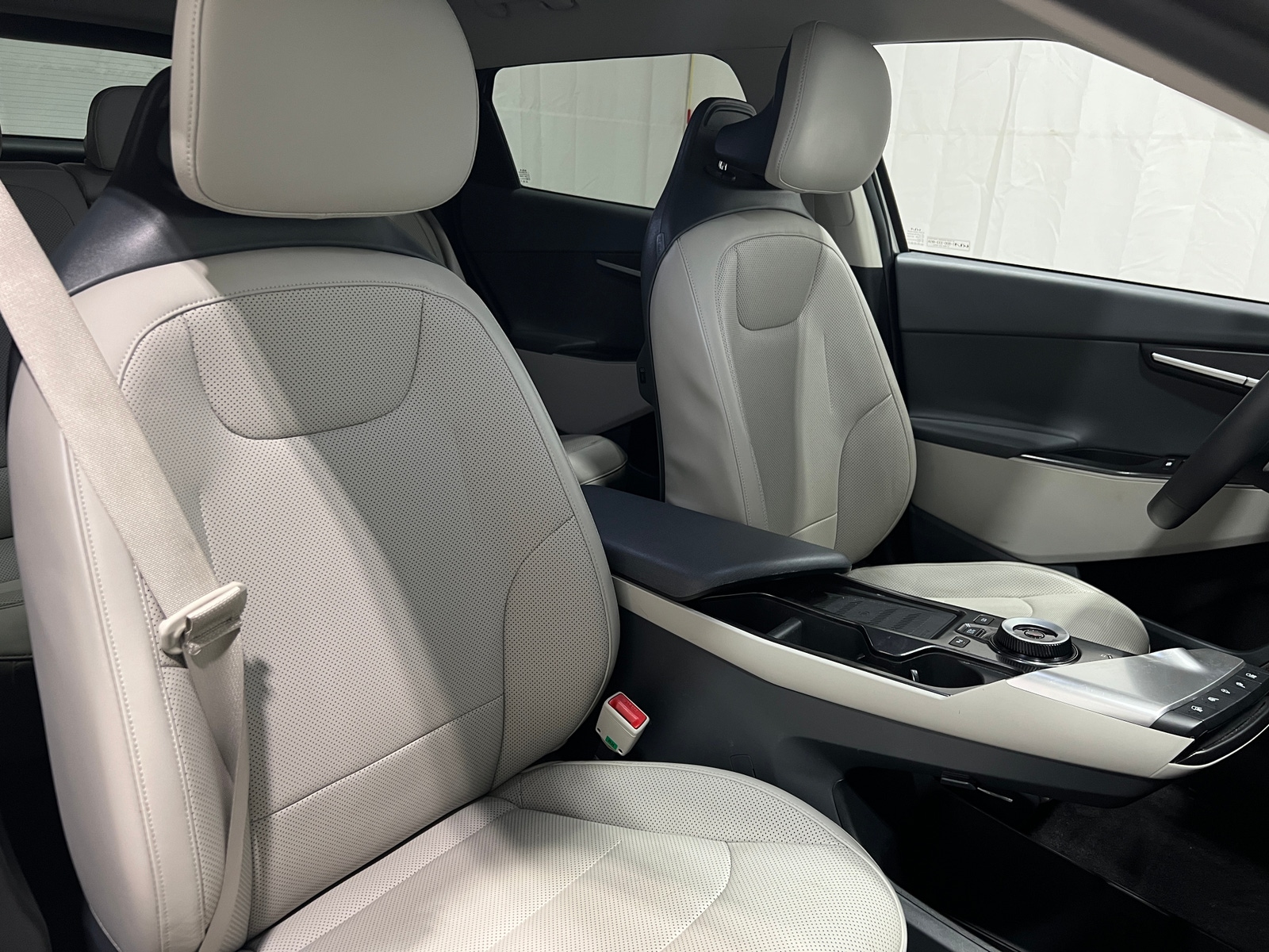 Thumbnail: 2022 Kia EV6 - 2