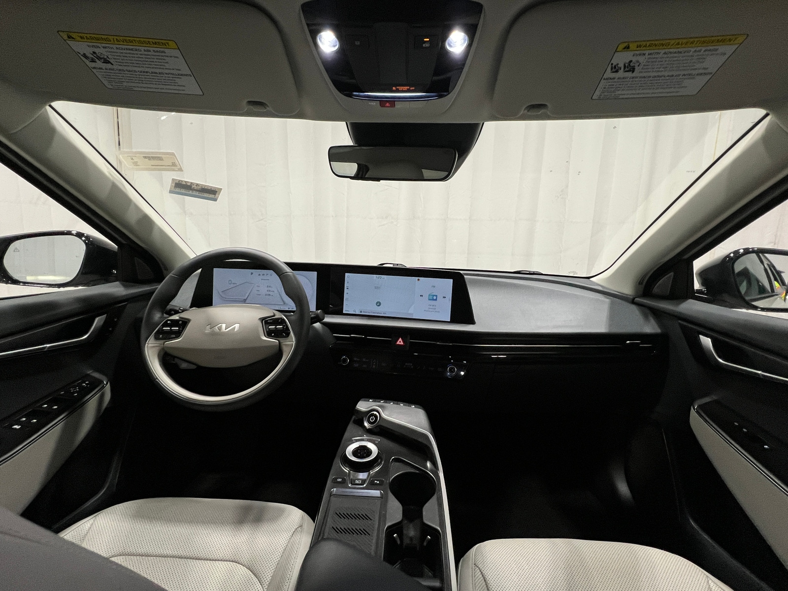 Thumbnail: 2022 Kia EV6 - 3