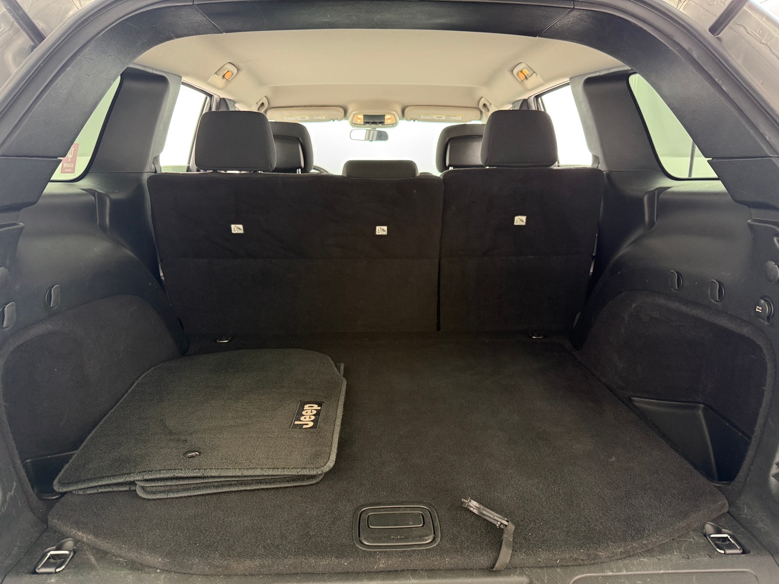 Thumbnail: 2012 Jeep Grand Cherokee - 7