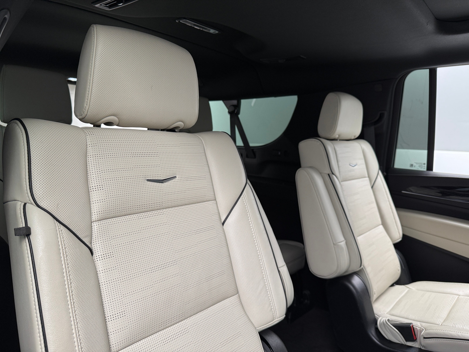 Thumbnail: 2023 Cadillac Escalade - 5