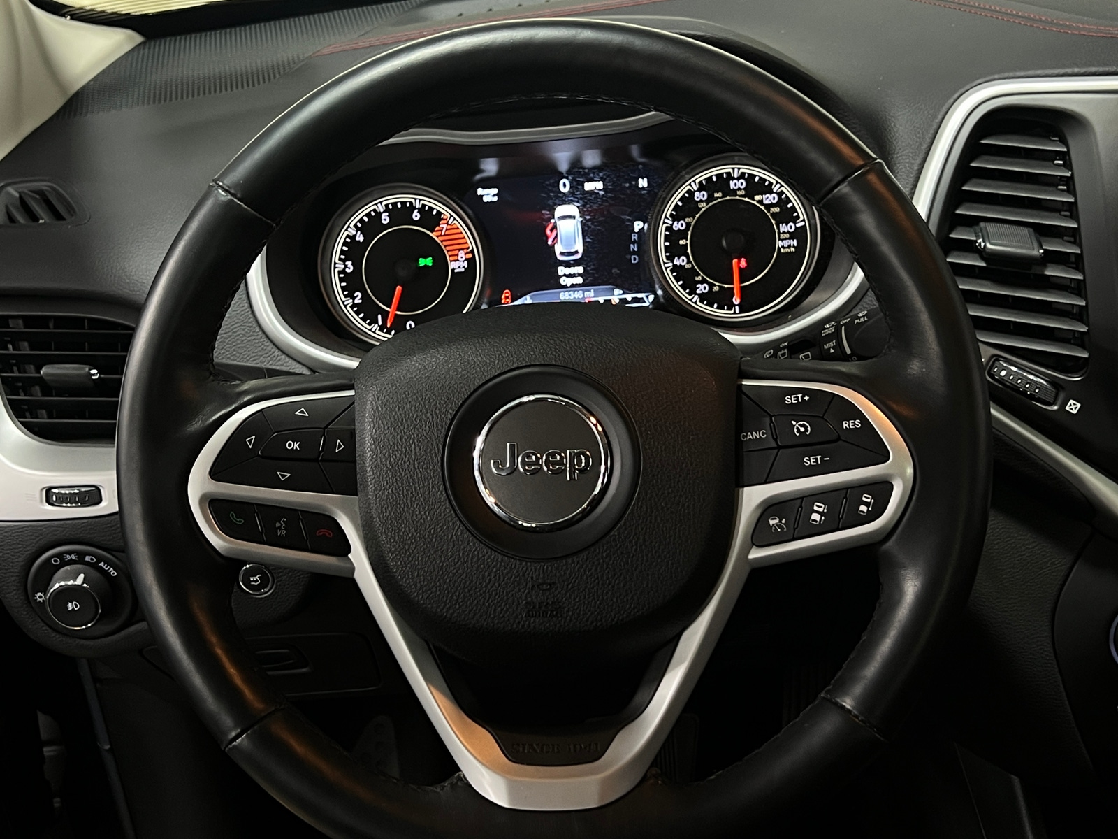 Thumbnail: 2017 Jeep Cherokee - 4