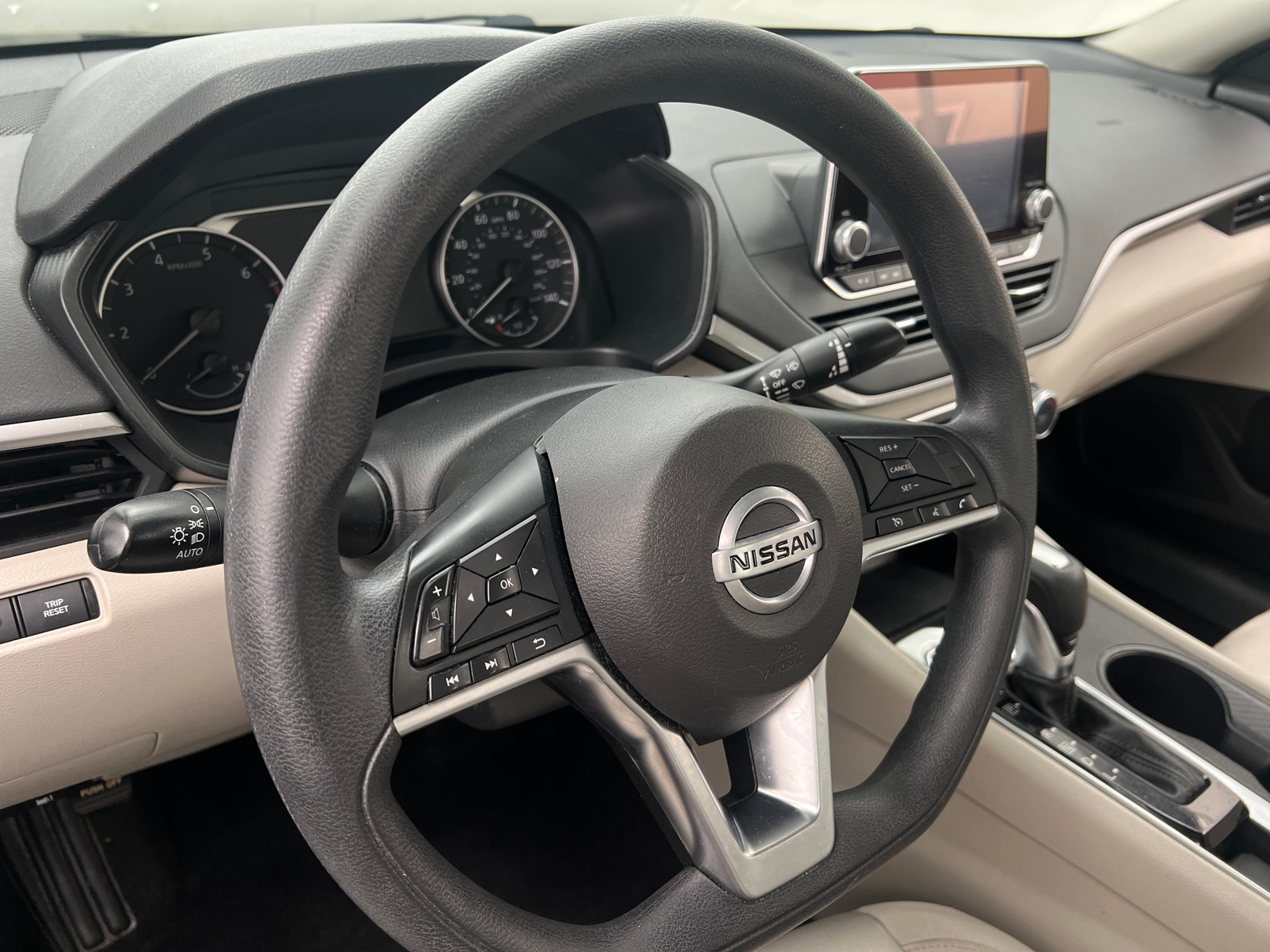 Thumbnail: 2020 Nissan Altima - 5