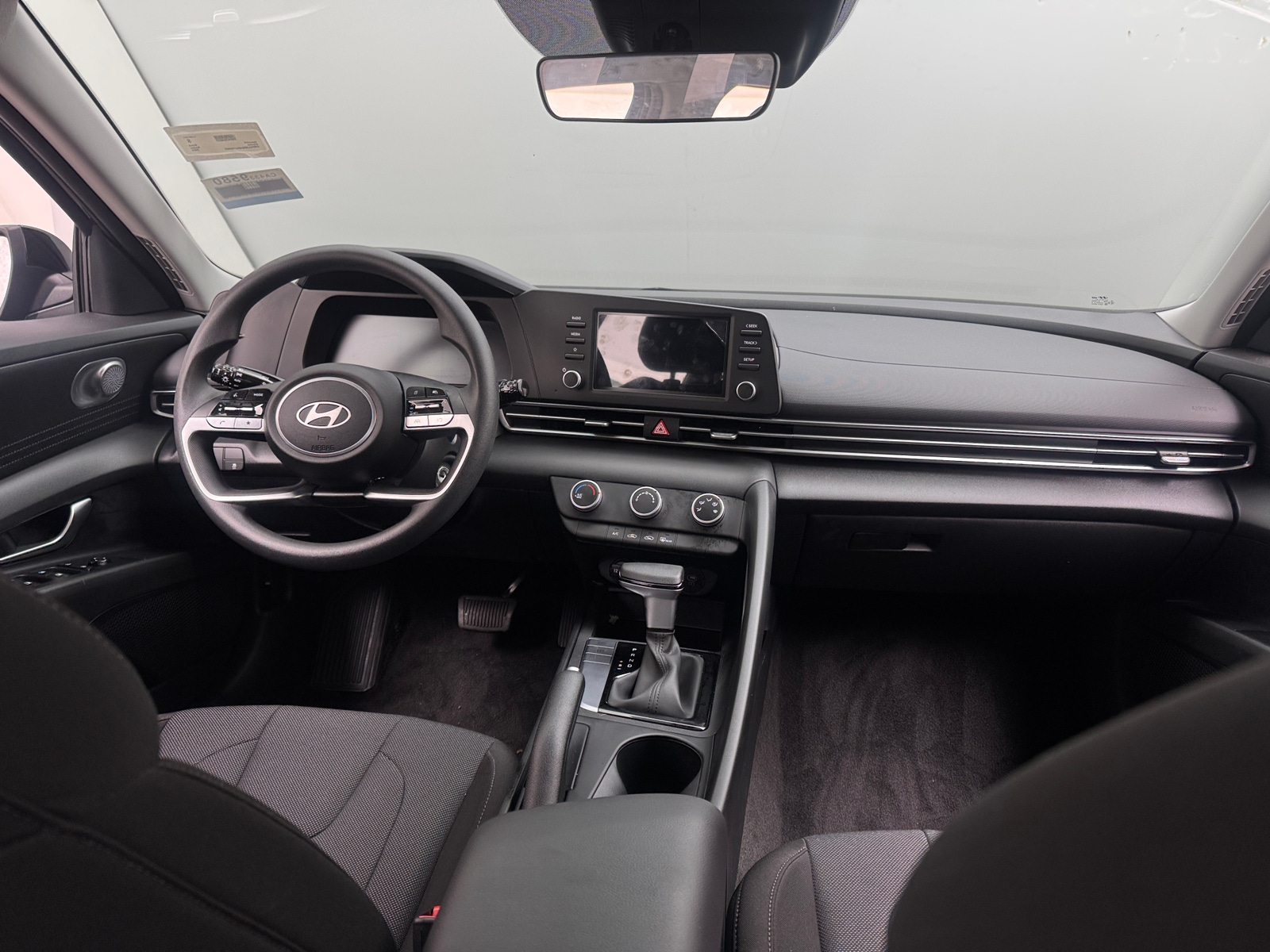 Thumbnail: 2024 Hyundai Elantra - 3