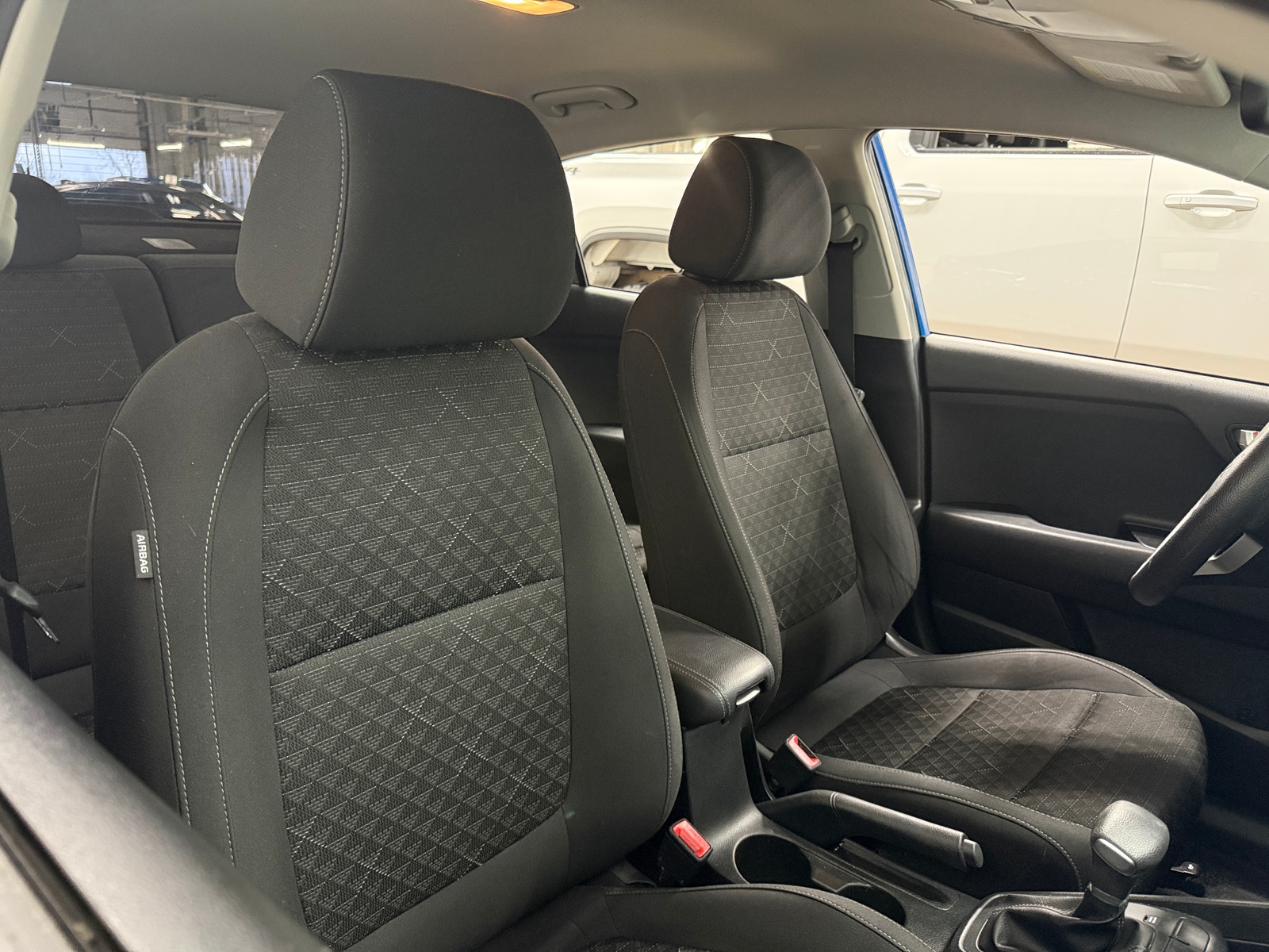 Thumbnail: 2022 Kia Rio - 2