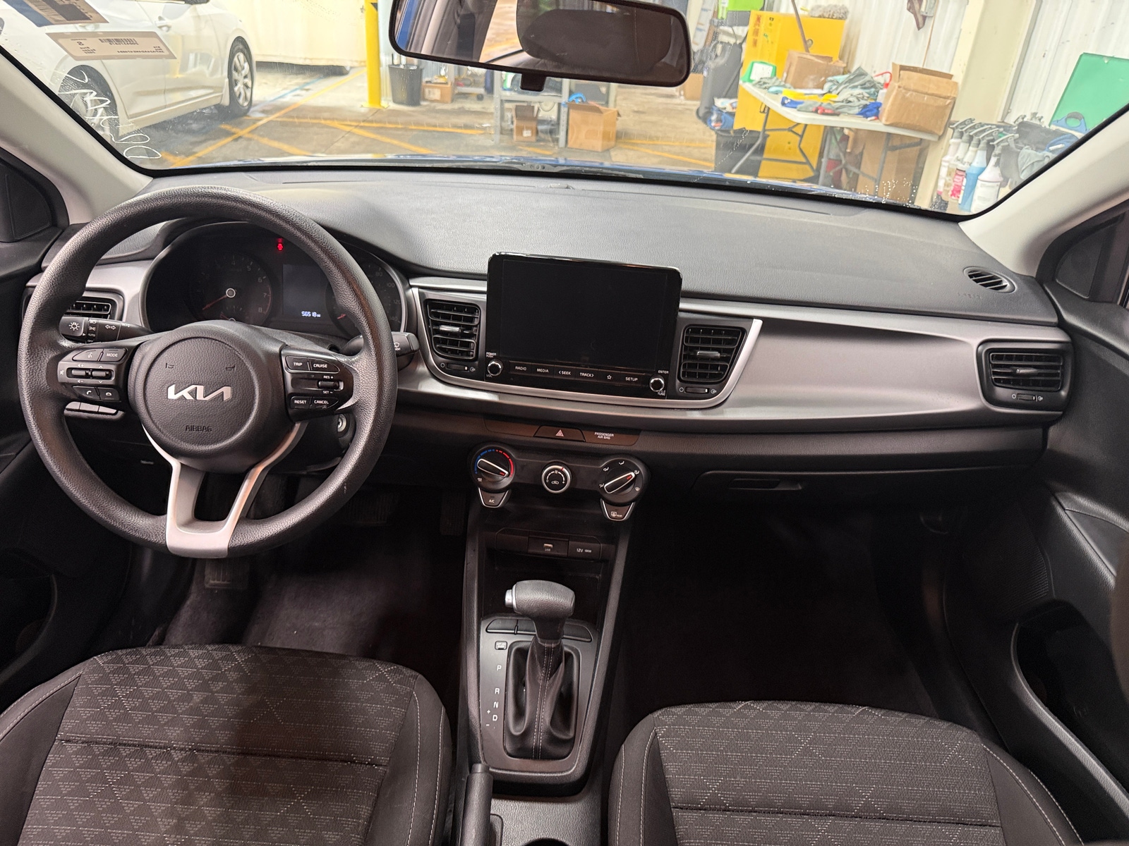 Thumbnail: 2022 Kia Rio - 3