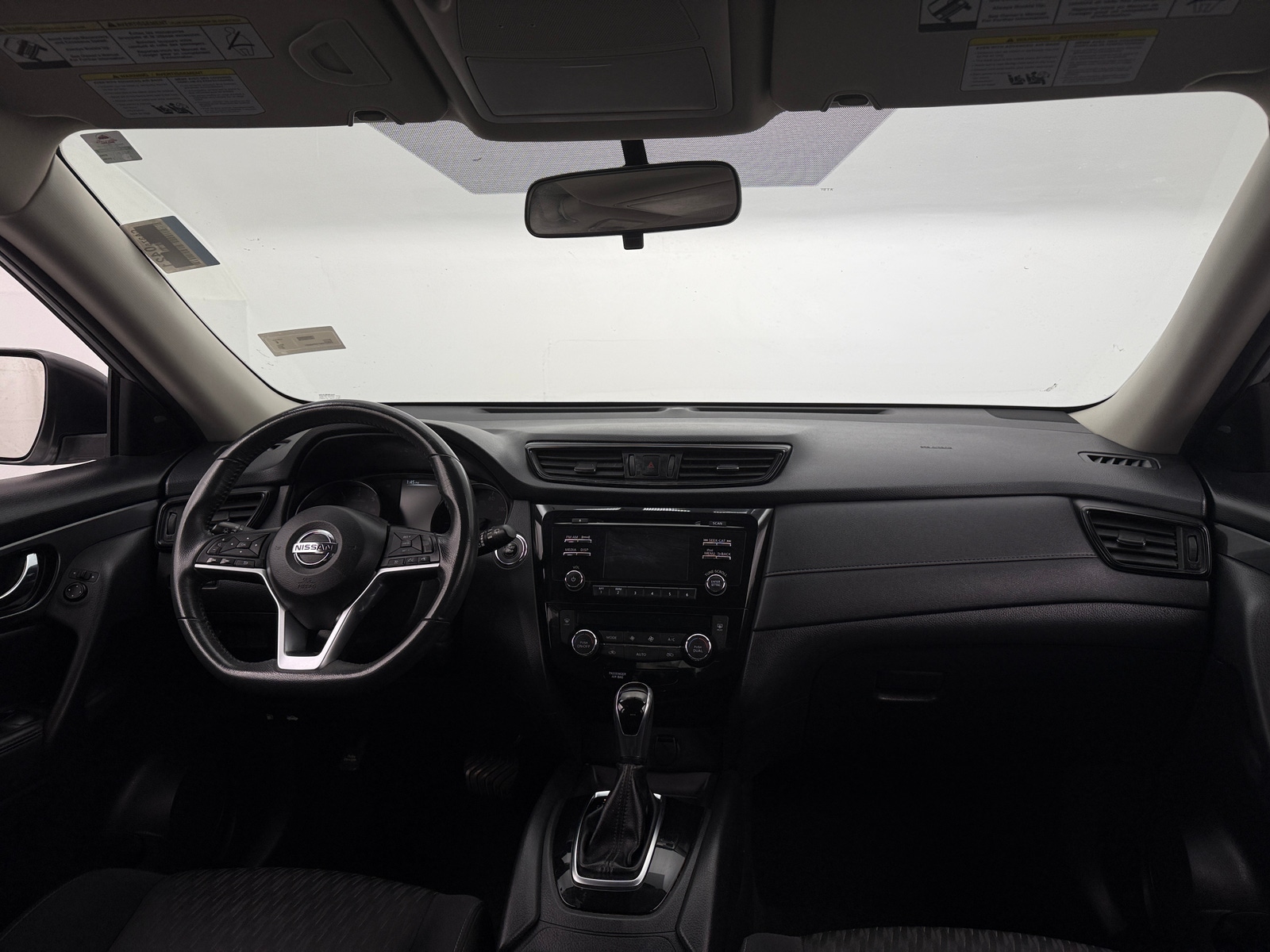 Thumbnail: 2017 Nissan Rogue - 3