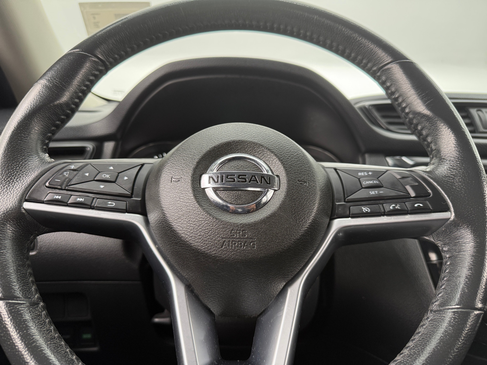 Thumbnail: 2017 Nissan Rogue - 5