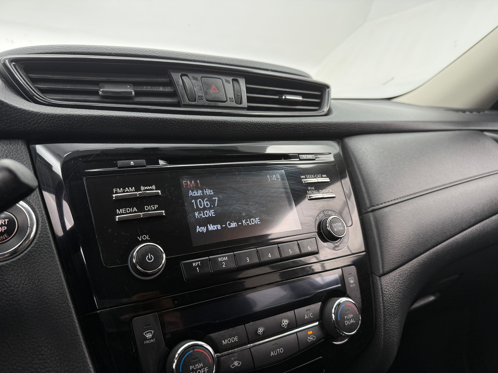 Thumbnail: 2017 Nissan Rogue - 4