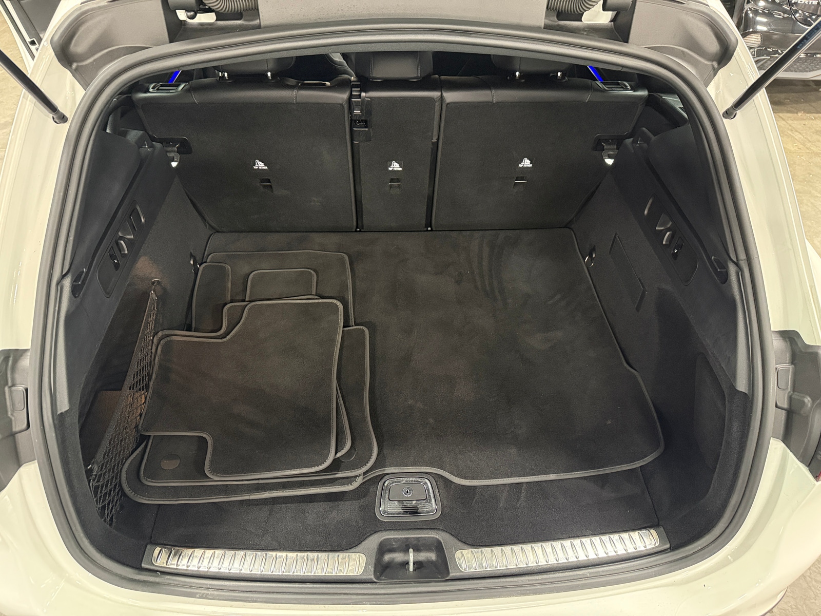 Thumbnail: 2024 Mercedes-Benz GLC - 6